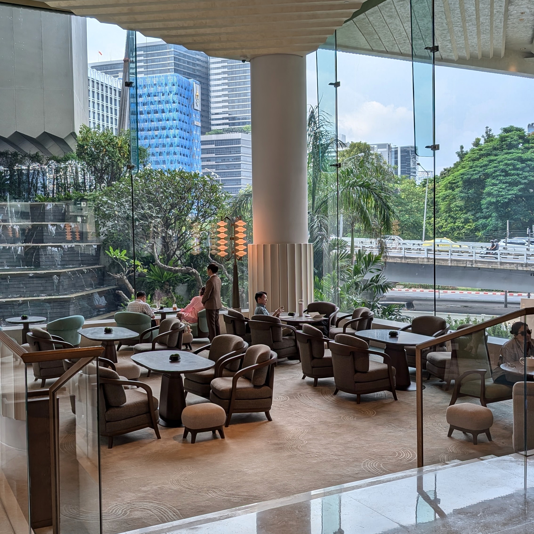 Dusit Thani Bangkok Grand Lobby Bar