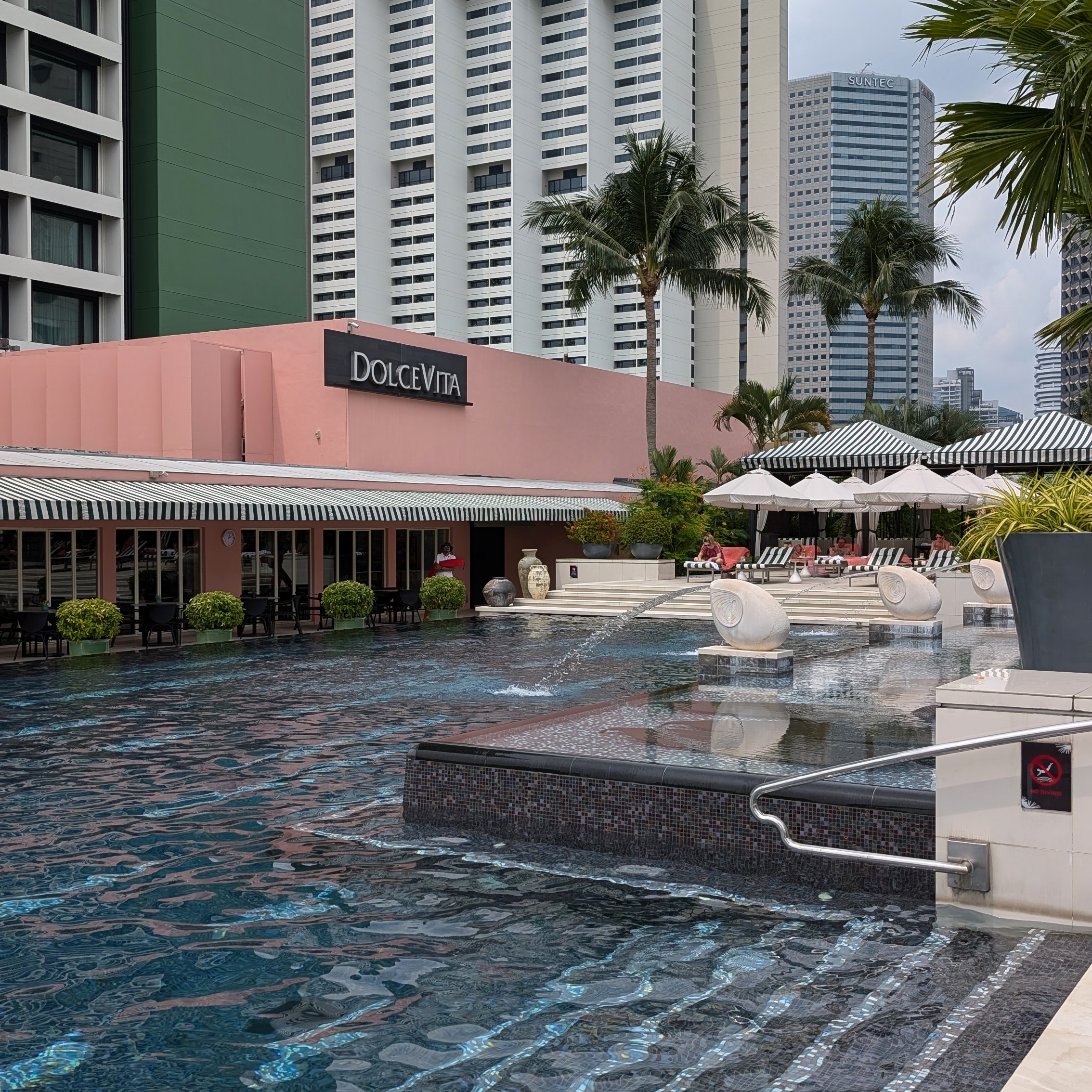 Mandarin Oriental, Singapore Swimming Pool