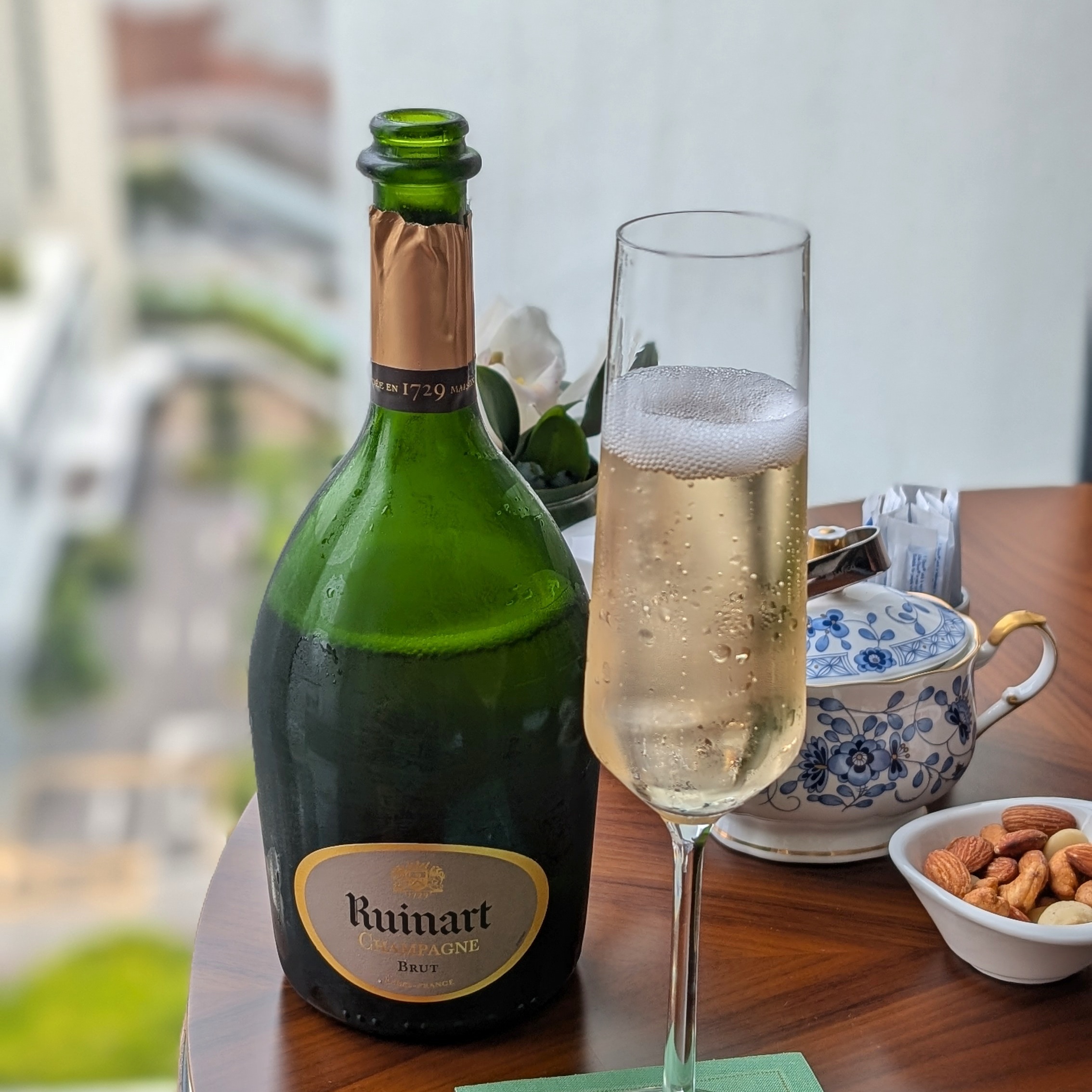 Mandarin Oriental, Singapore HAUS 65 All Day Ruinart Champagne