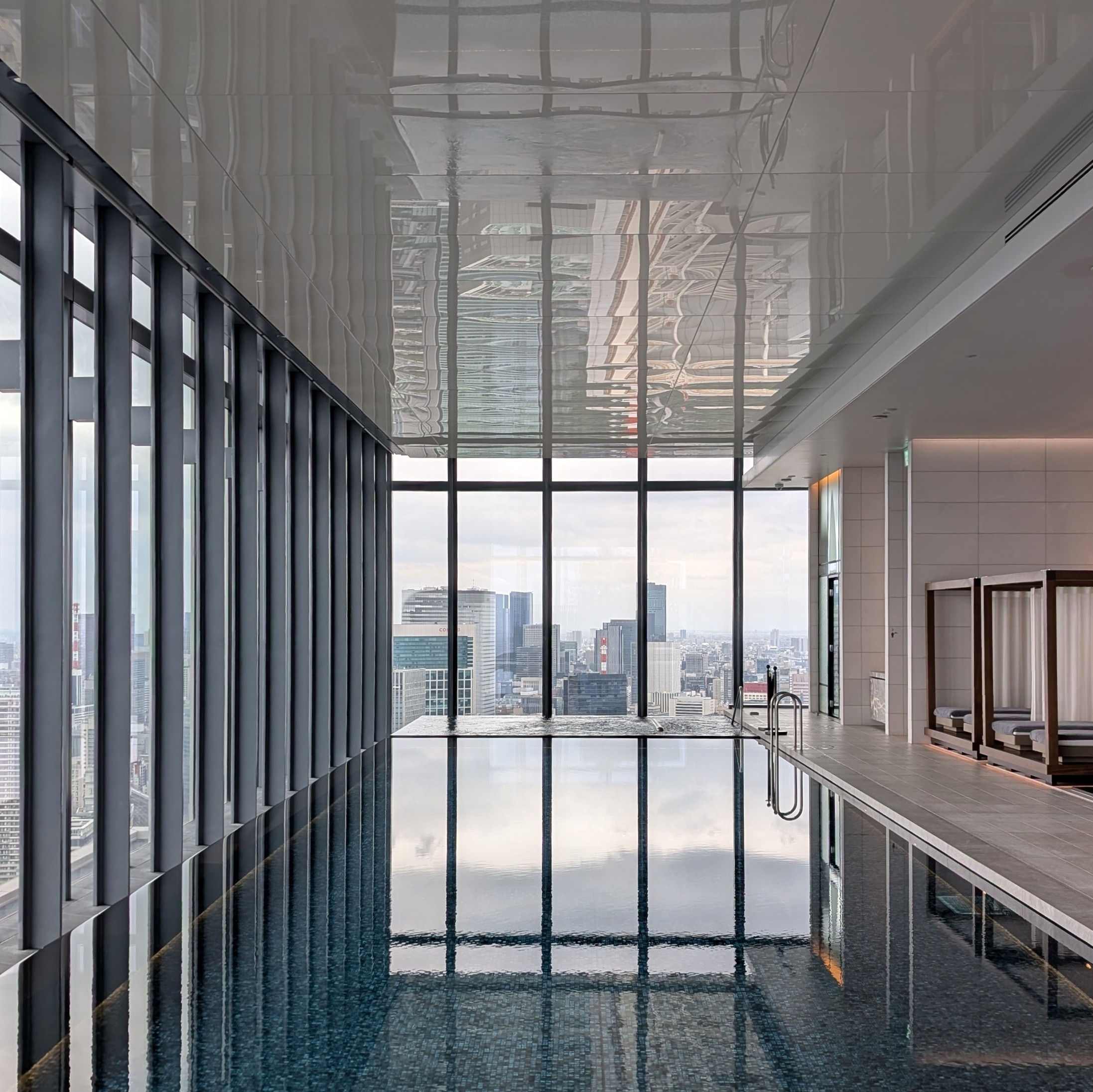 Fairmont Tokyo Indoor Infinity Pool