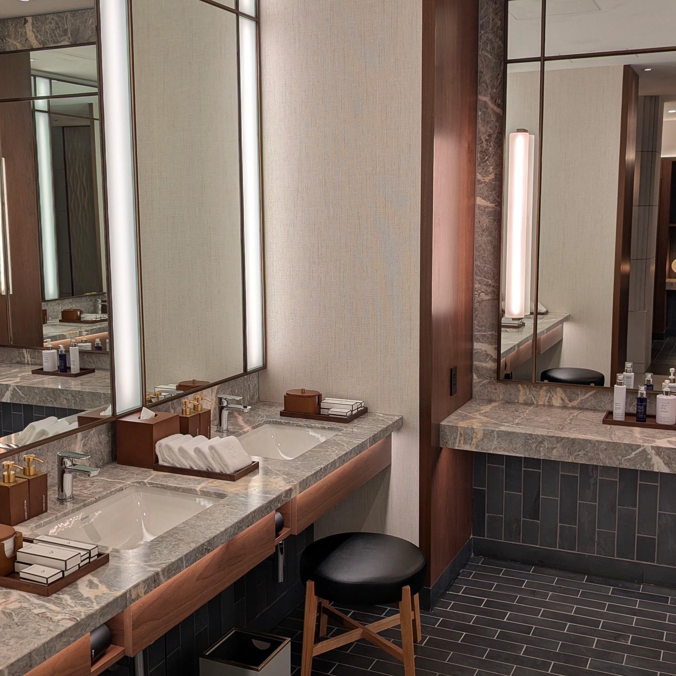 Fairmont Tokyo Fairmont Spa Changing Room