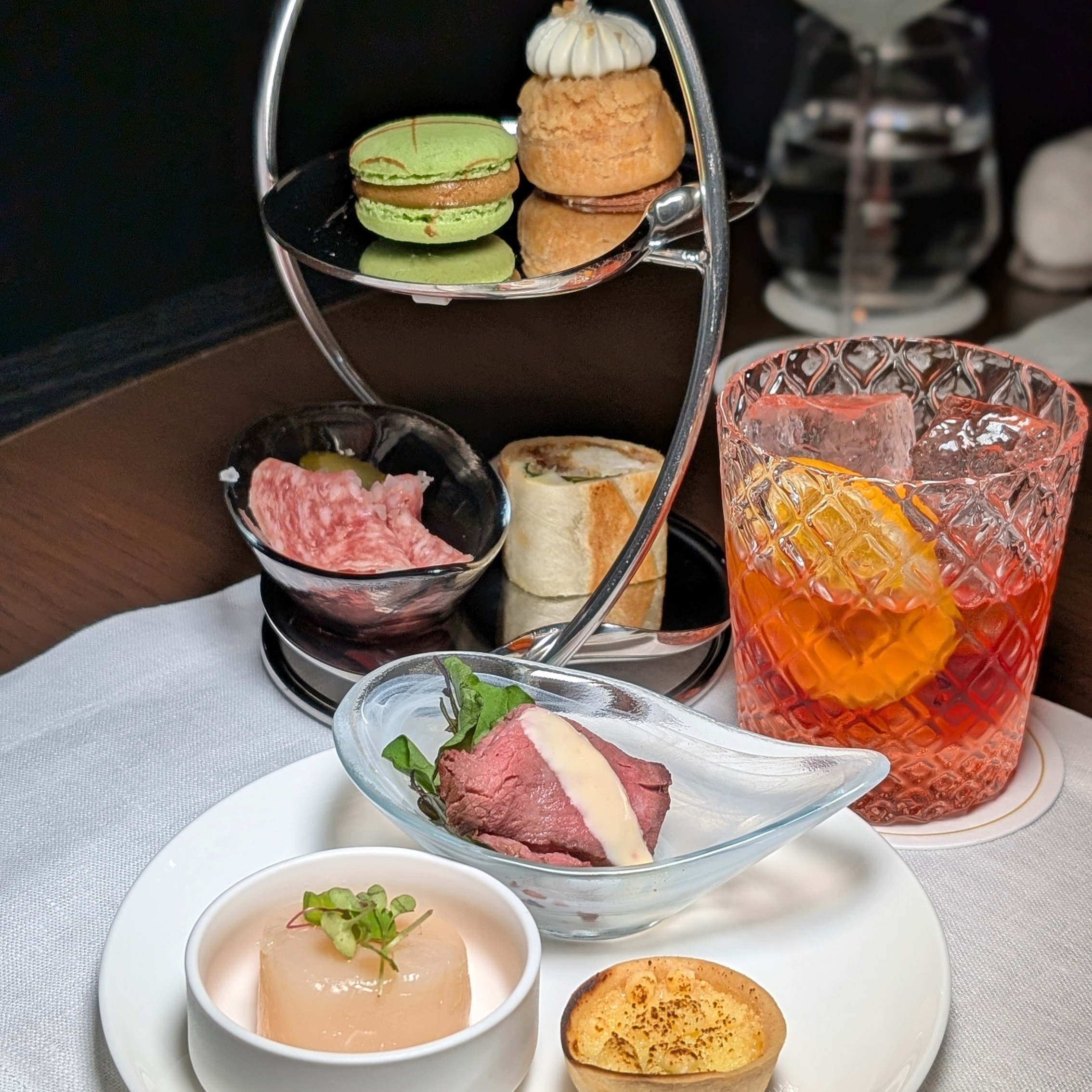 Fairmont Tokyo Fairmont Gold Lounge Evening Cocktails Canapés and Cocktails