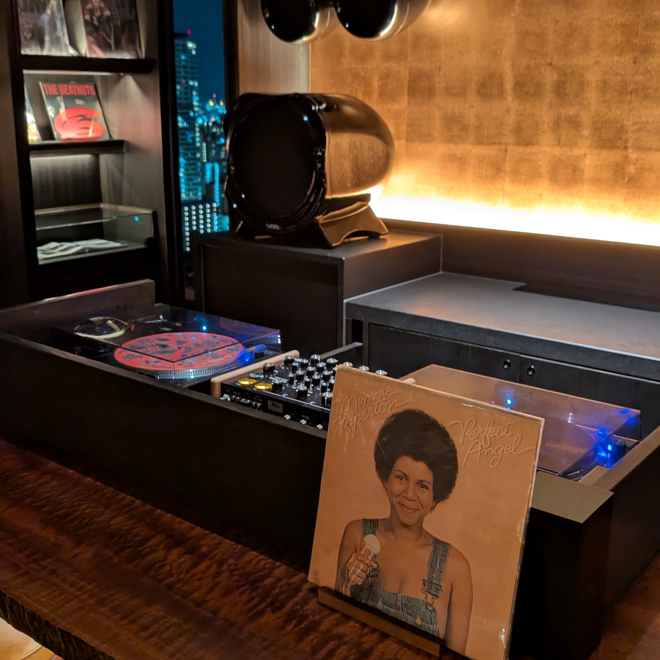 Patina Osaka Sonata Bar & Lounge DJ Station