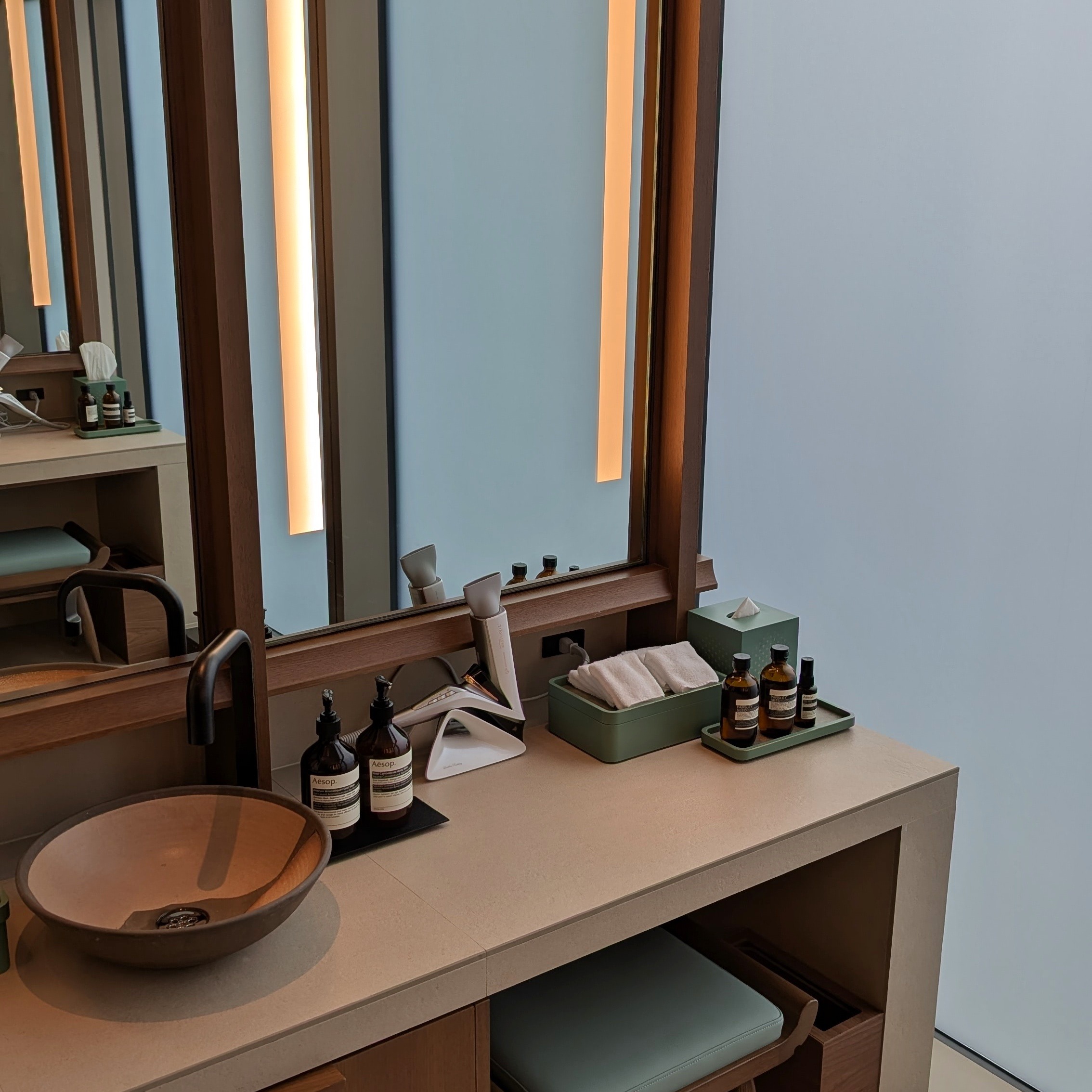 Waldorf Astoria Osaka The Waldorf Astoria Spa Changing Room