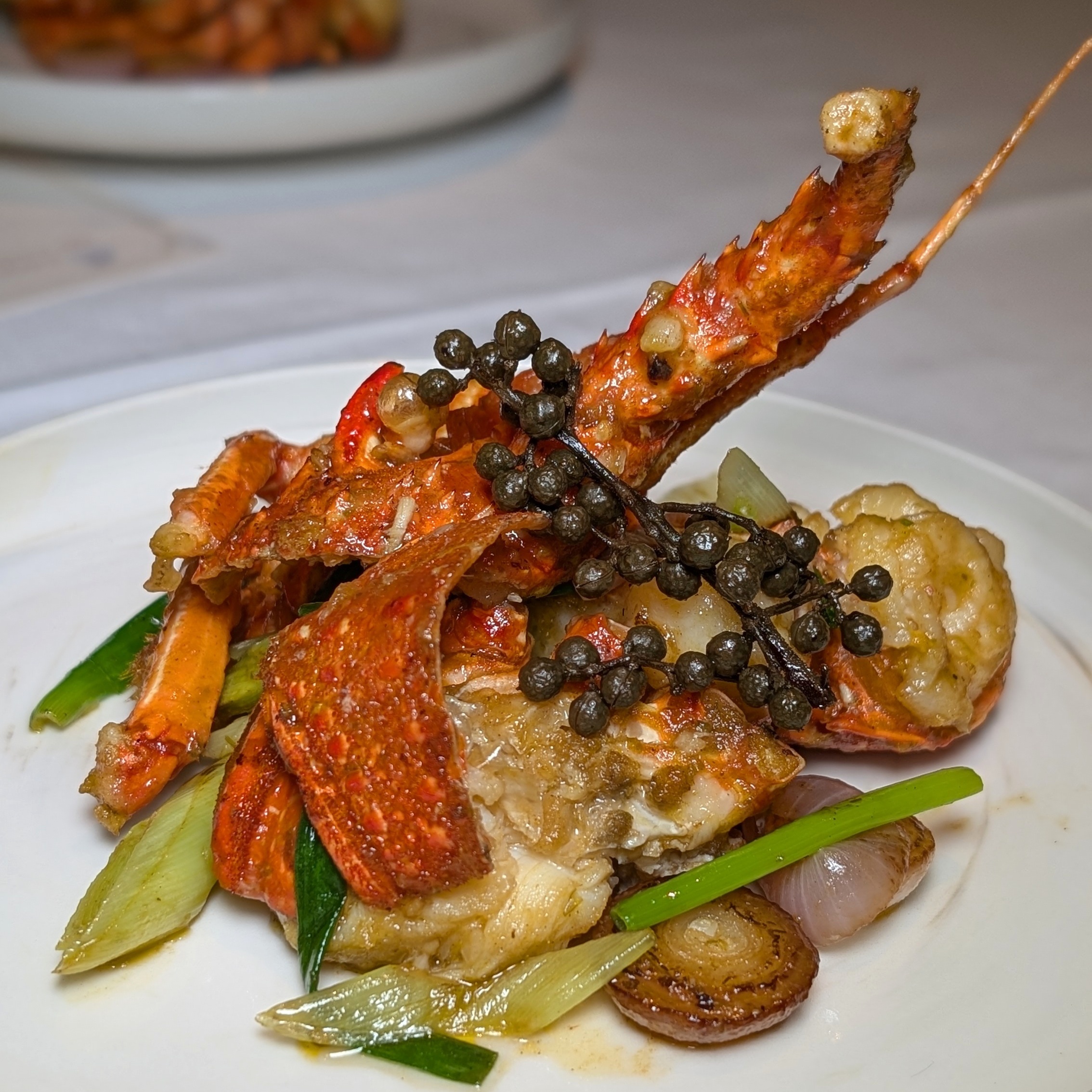 Singapore Marriott Tang Plaza Hotel Wan Hao Chinese Restaurant Wok-Fried Lobster with Onion in Green Peppercorn Sauce