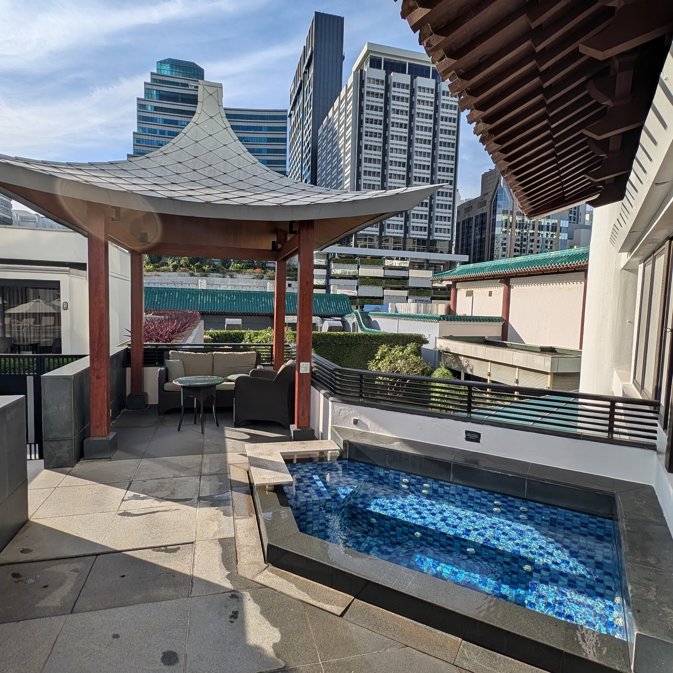 Singapore Marriott Tang Plaza Hotel Premier Suite Outdoor Whirlpool