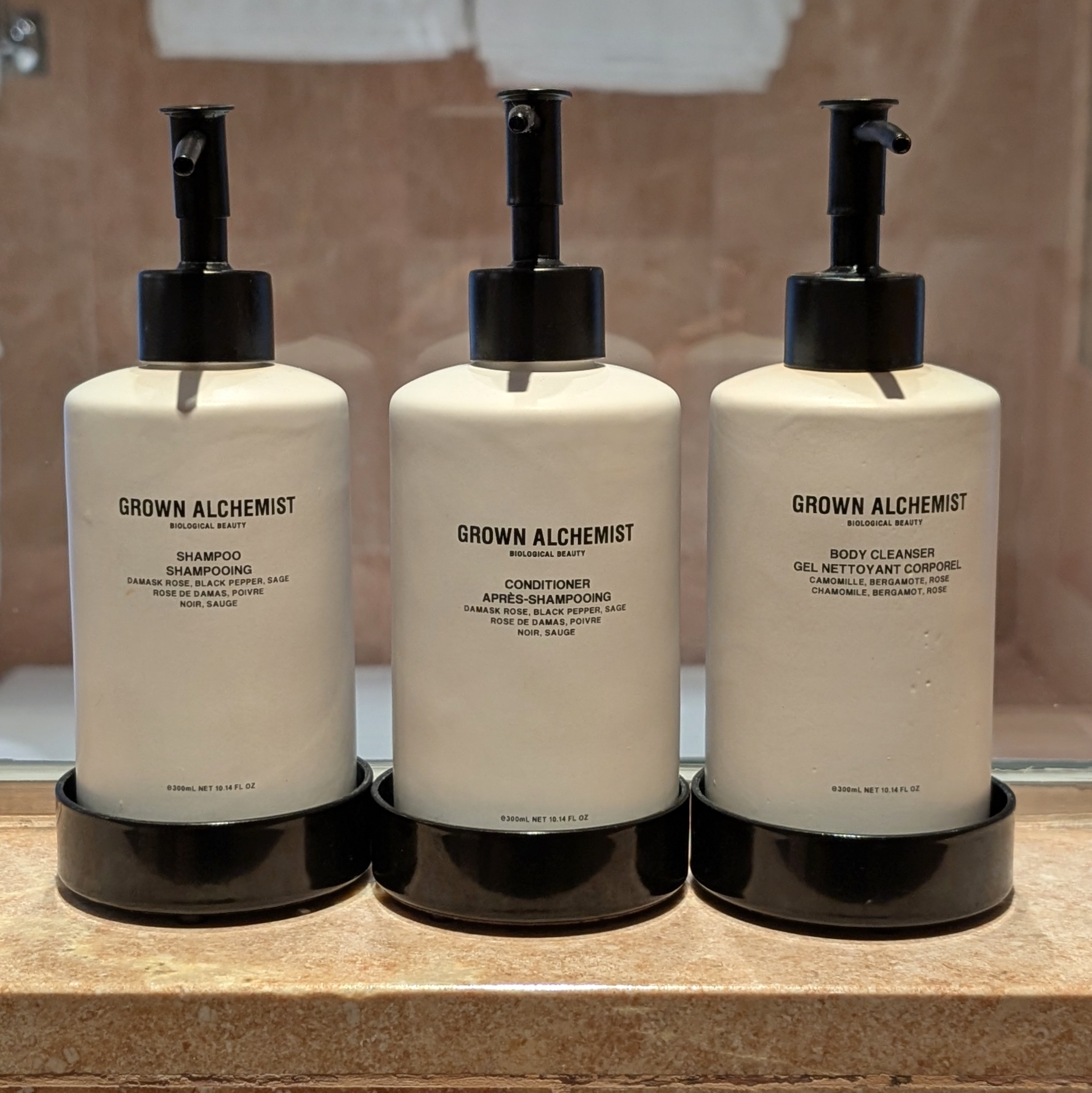 Four Seasons Hotel Singapore Club Room Bathroom Bathroom Amenities