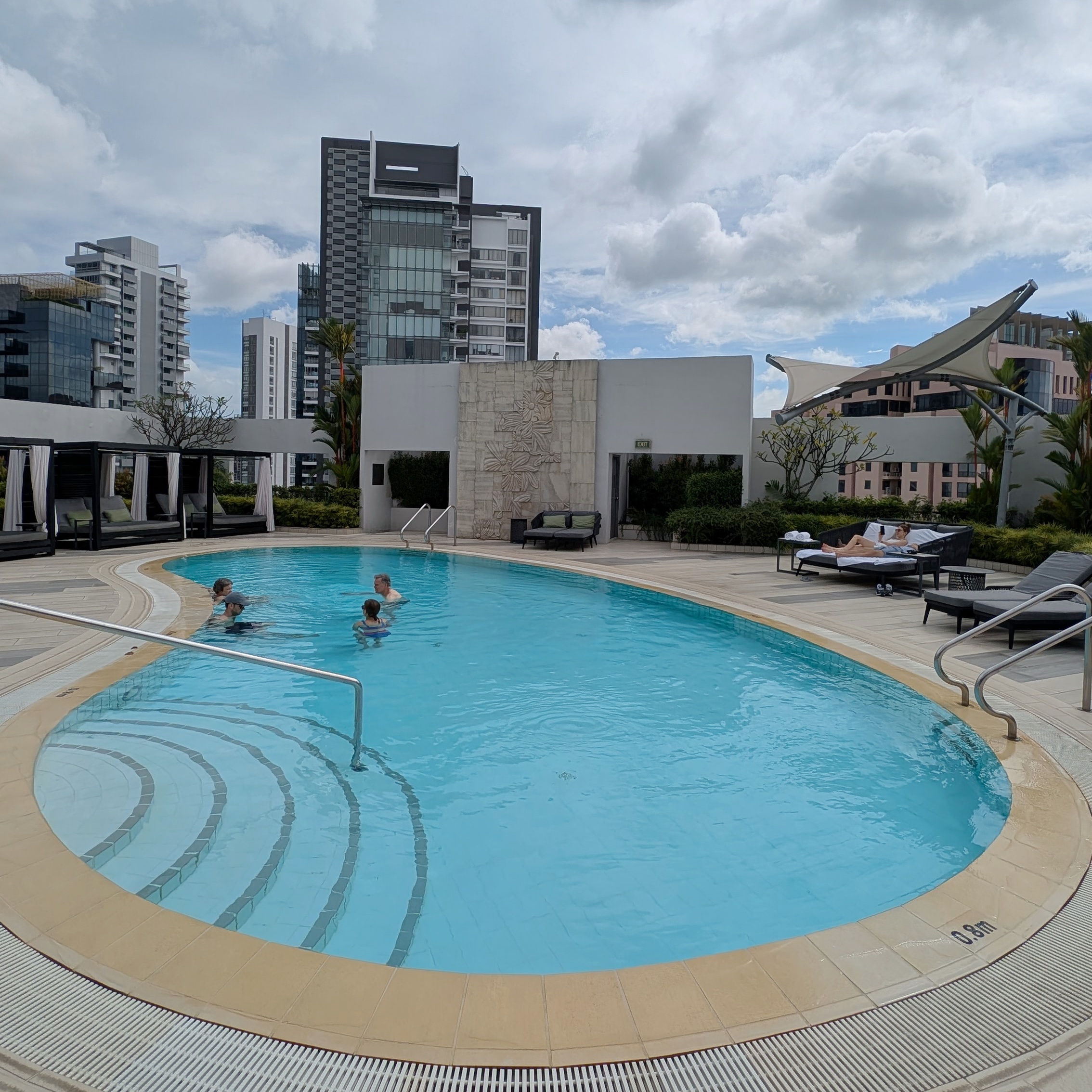 Four Seasons Hotel Singapore Rooftop Family Pool