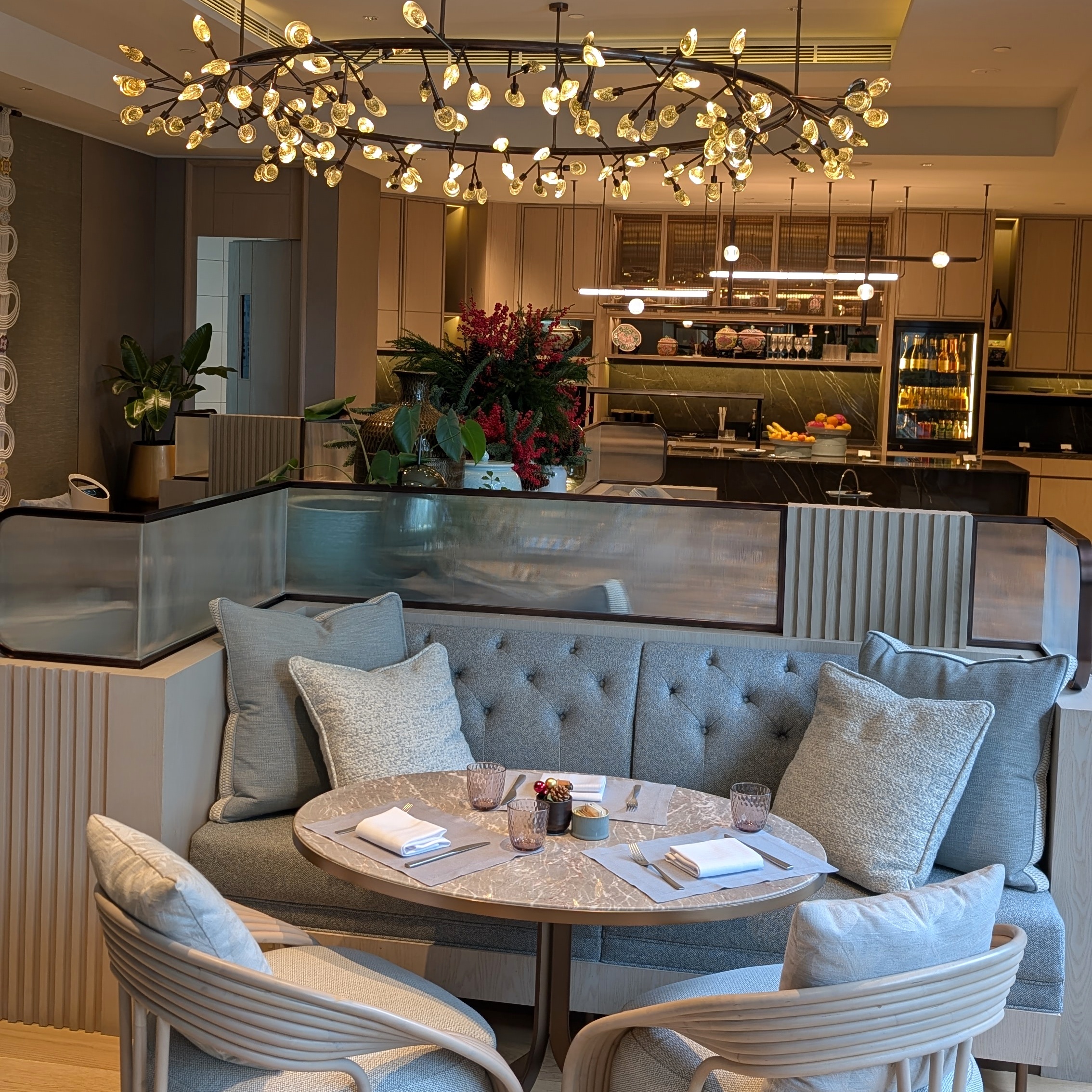 Four Seasons Hotel Singapore Executive Lounge