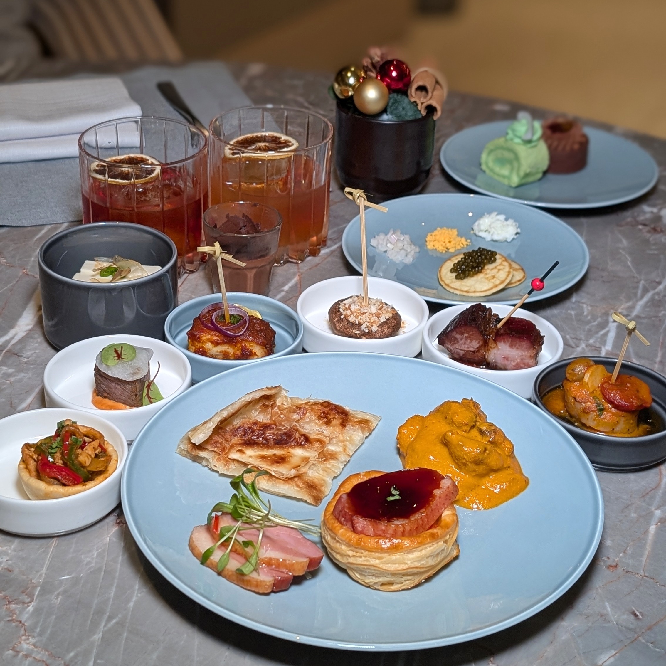 Four Seasons Hotel Singapore Executive Lounge Evening Cocktails