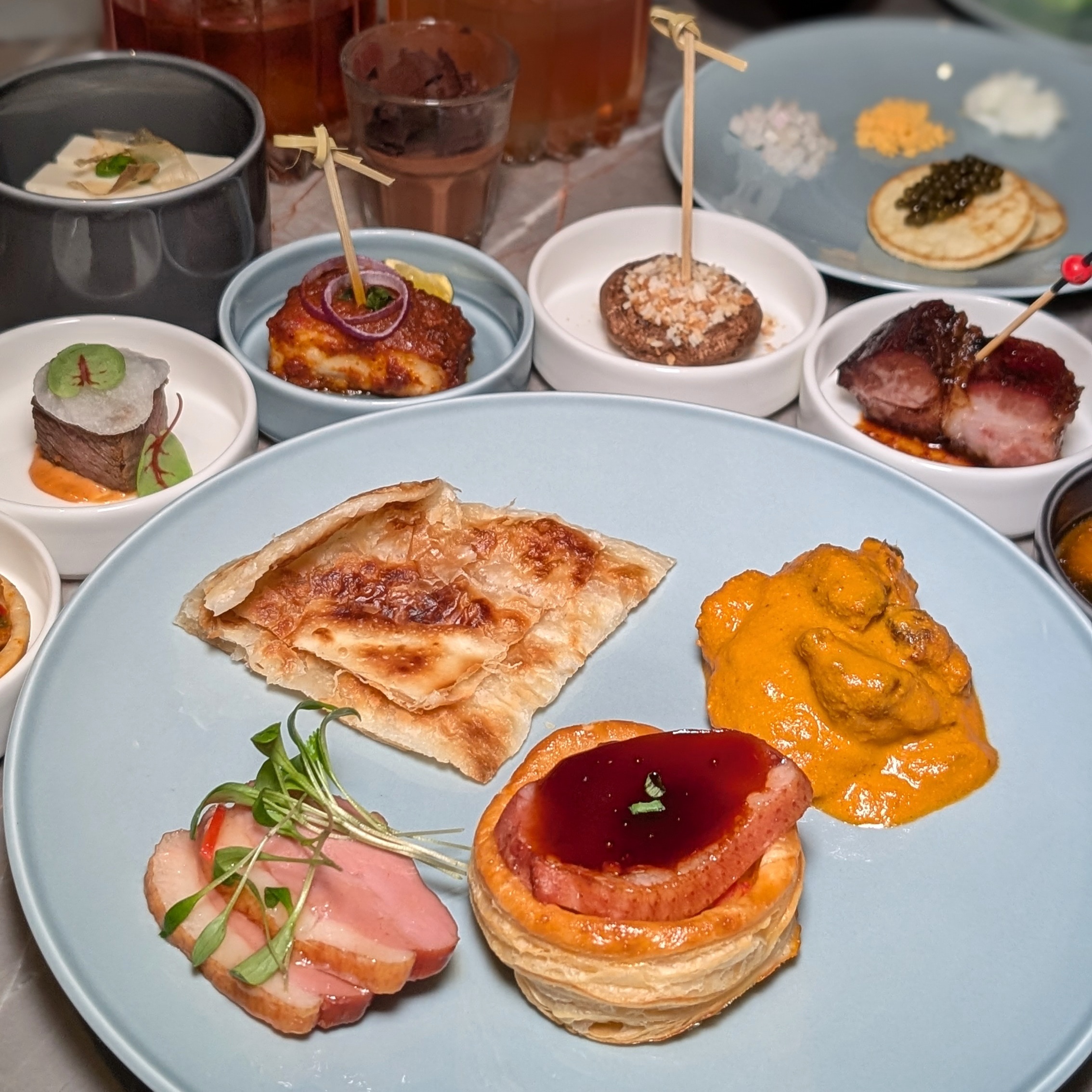 Four Seasons Hotel Singapore Executive Lounge Evening Cocktails