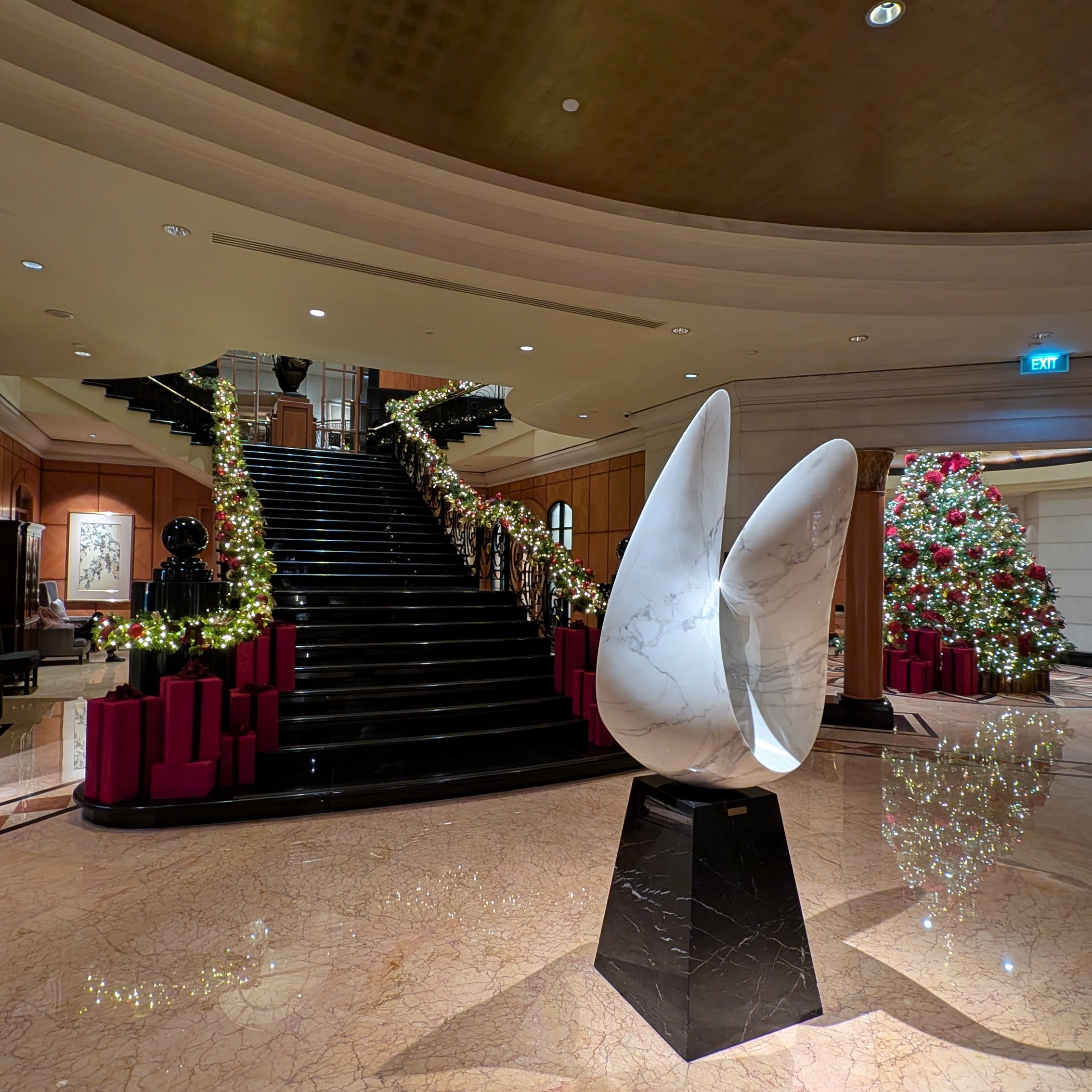 Four Seasons Hotel Singapore Lobby