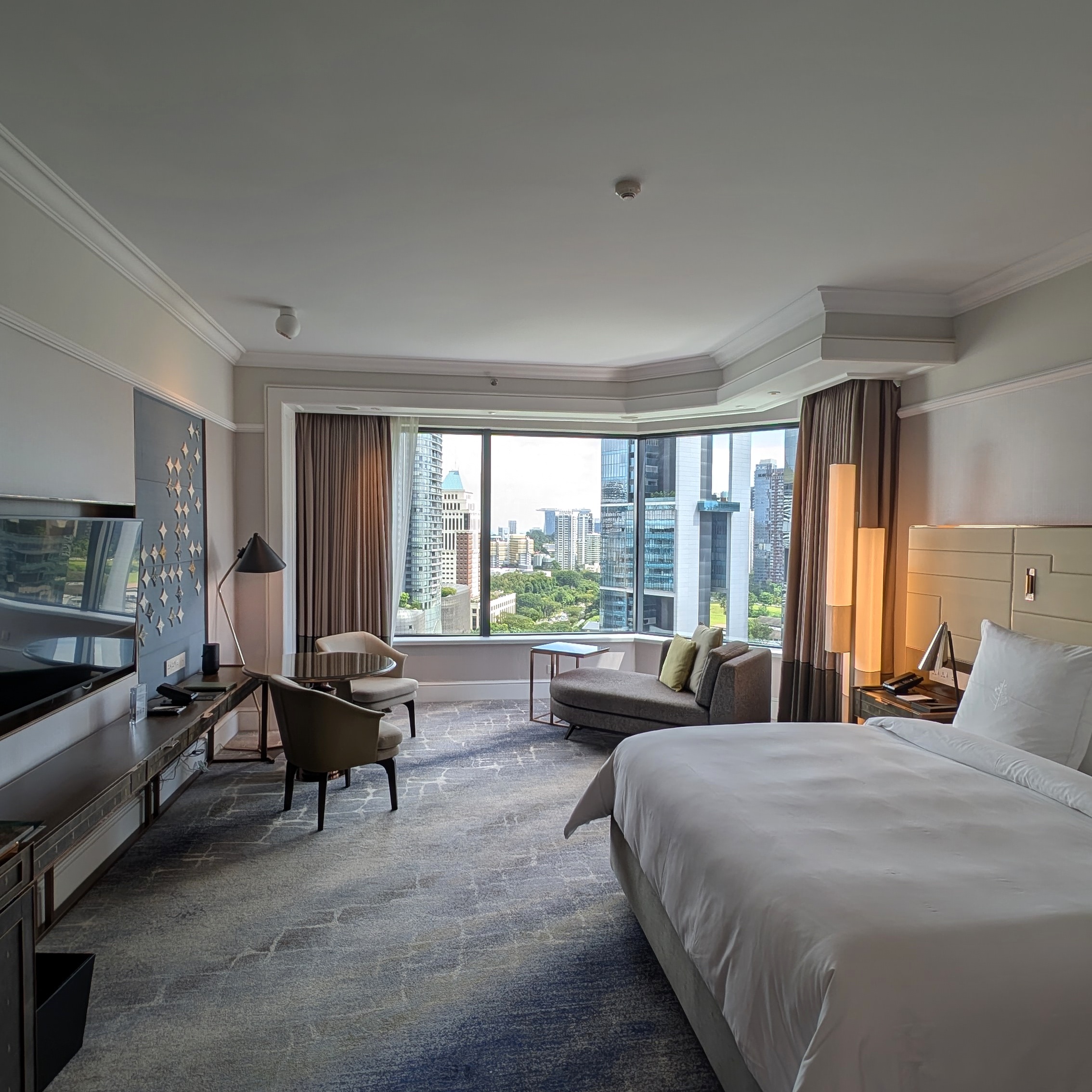 Four Seasons Hotel Singapore Club Room