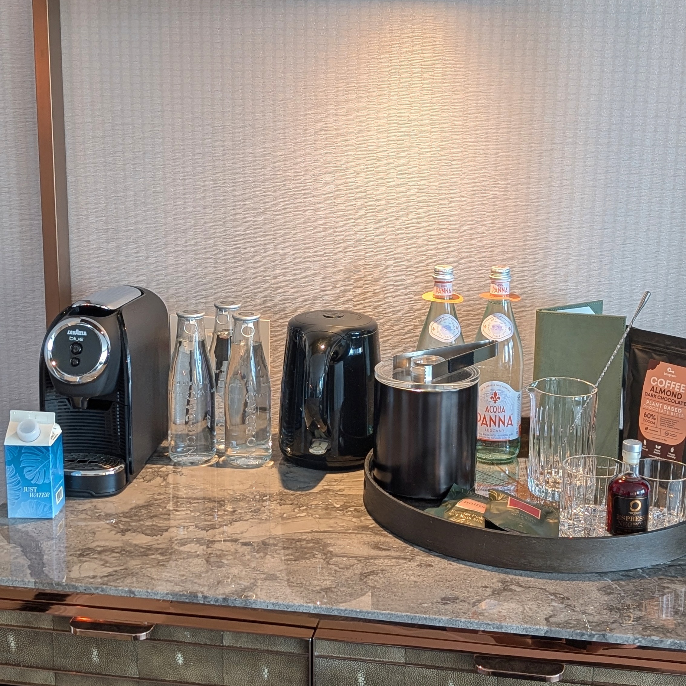 Four Seasons Hotel Singapore Club Room Minibar