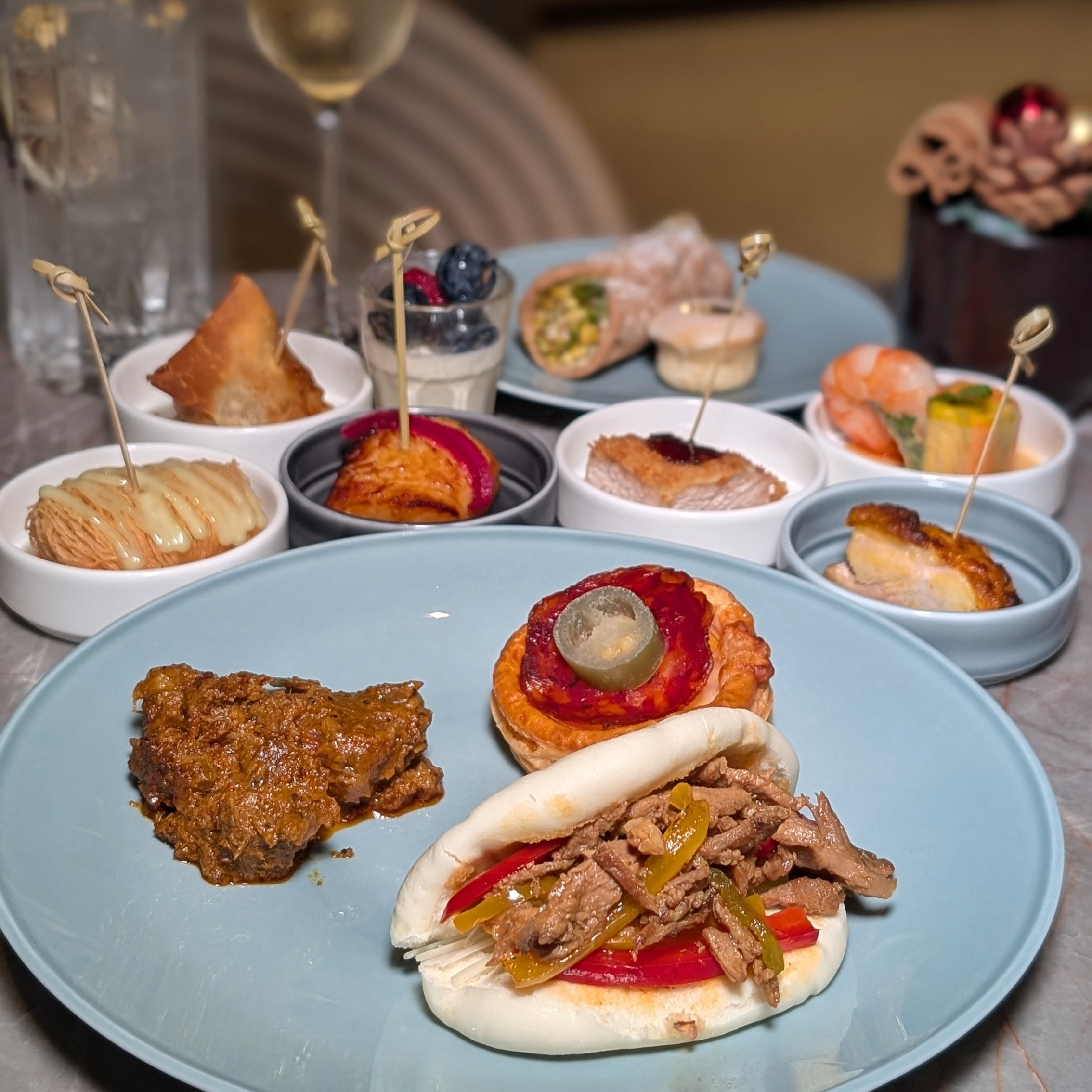 Four Seasons Hotel Singapore Executive Lounge Evening Cocktails