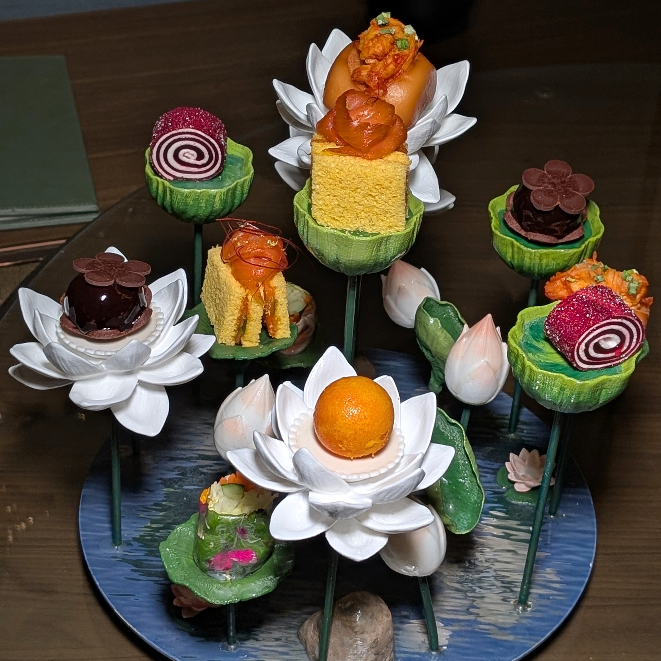 Four Seasons Hotel Singapore Club Room Birthday Amenity