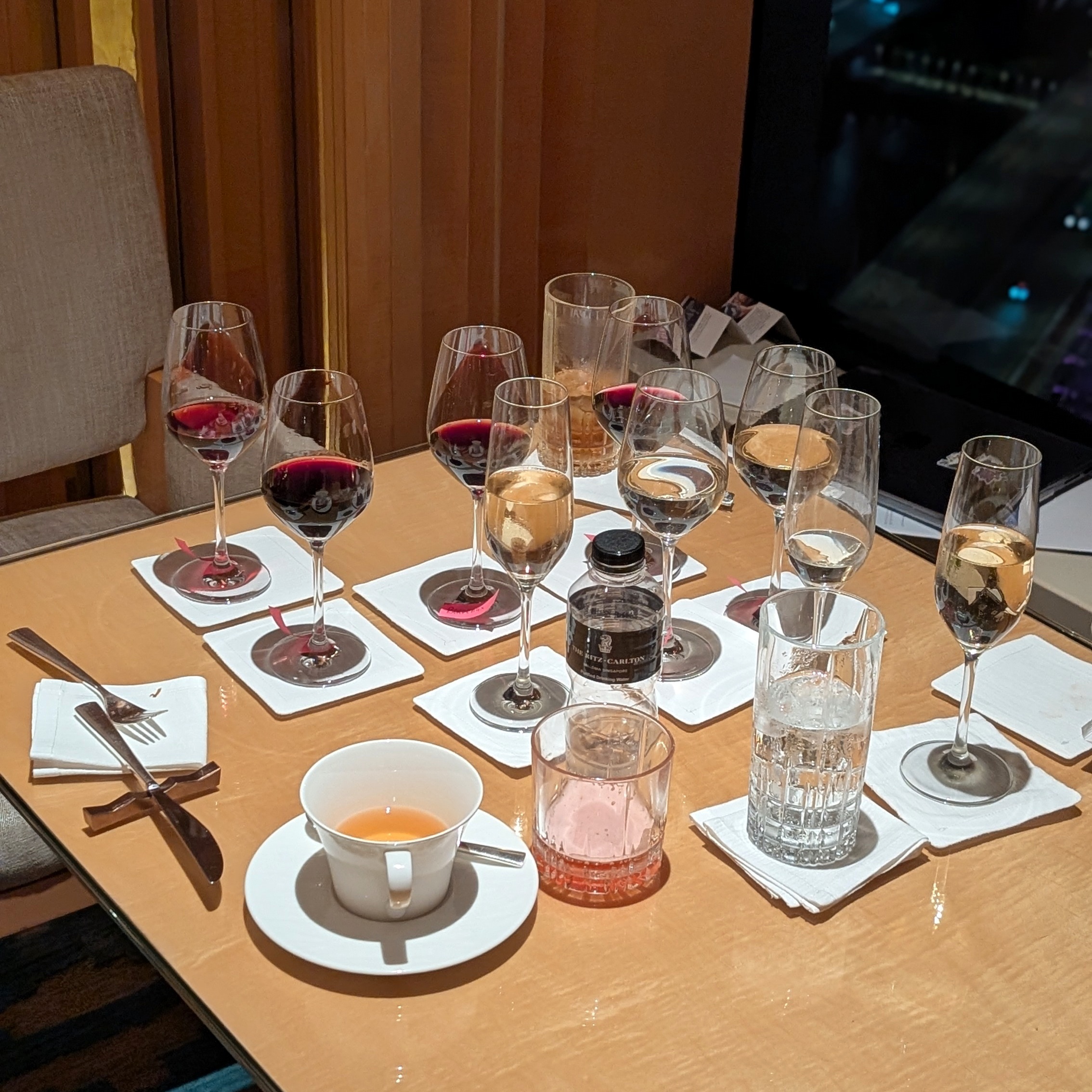 The Ritz-Carlton Millenia Singapore The Ritz-Carlton Club Lounge Evening Cocktails