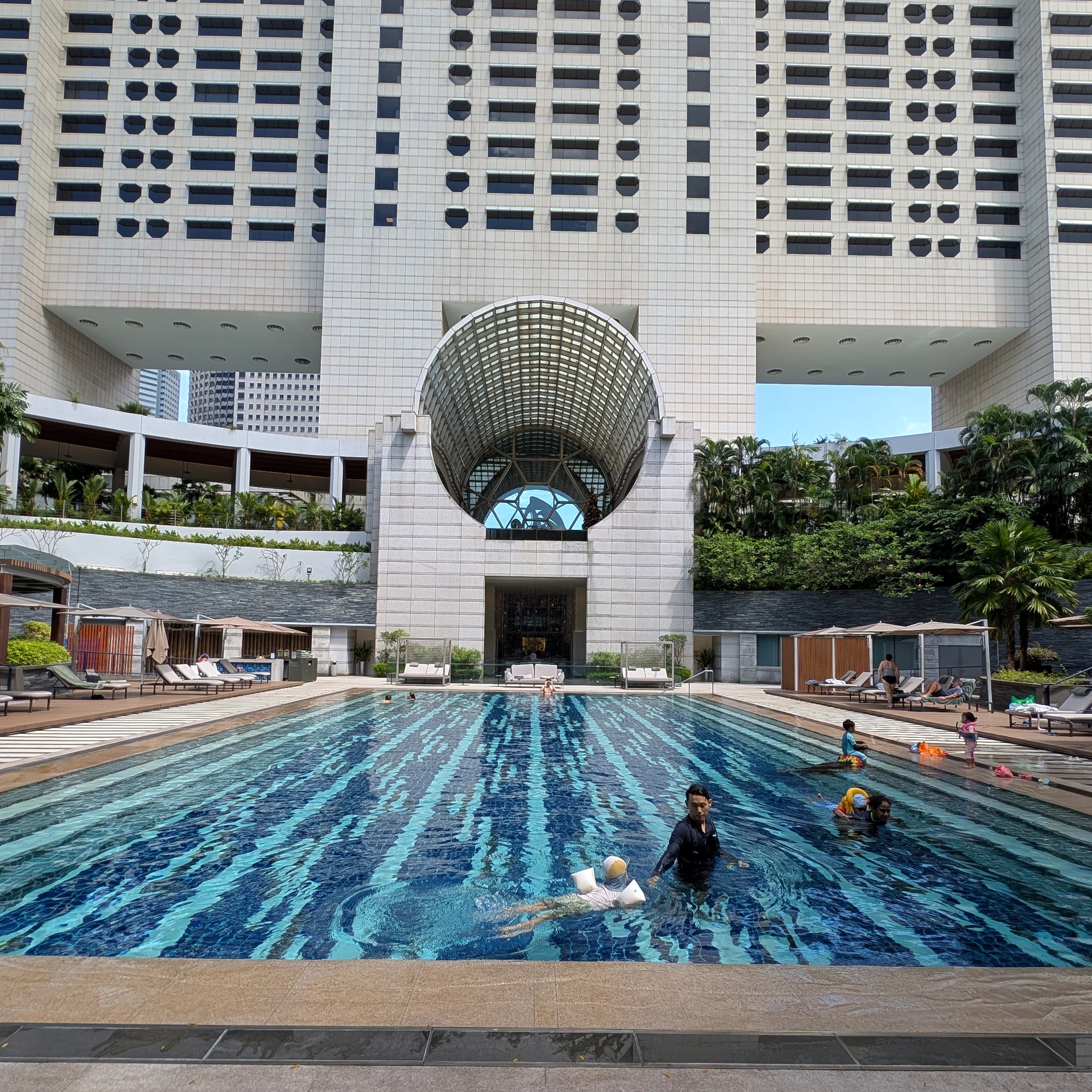 The Ritz-Carlton Millenia Singapore Swimming Pool
