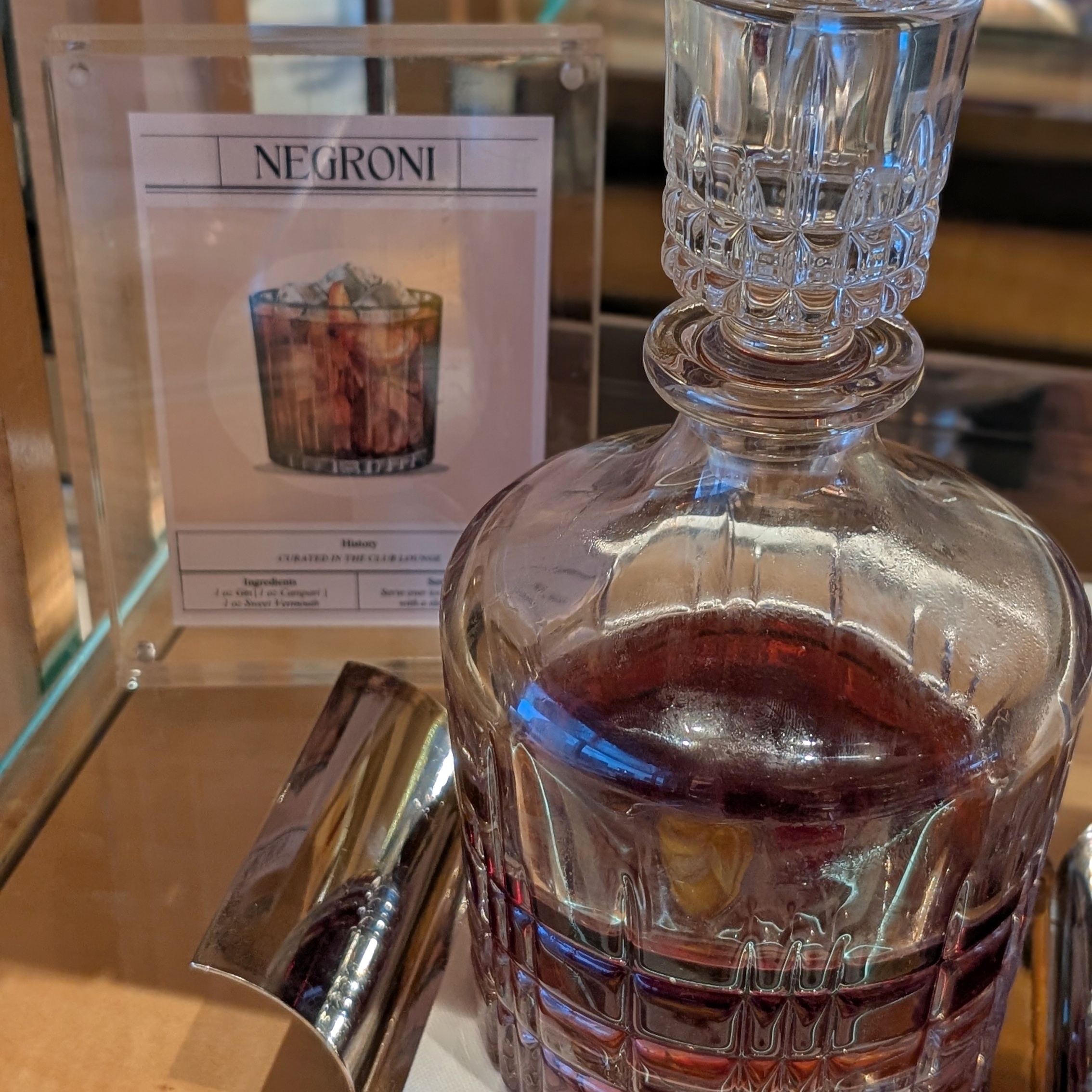 The Ritz-Carlton Millenia Singapore The Ritz-Carlton Club Lounge Evening Cocktails Negroni