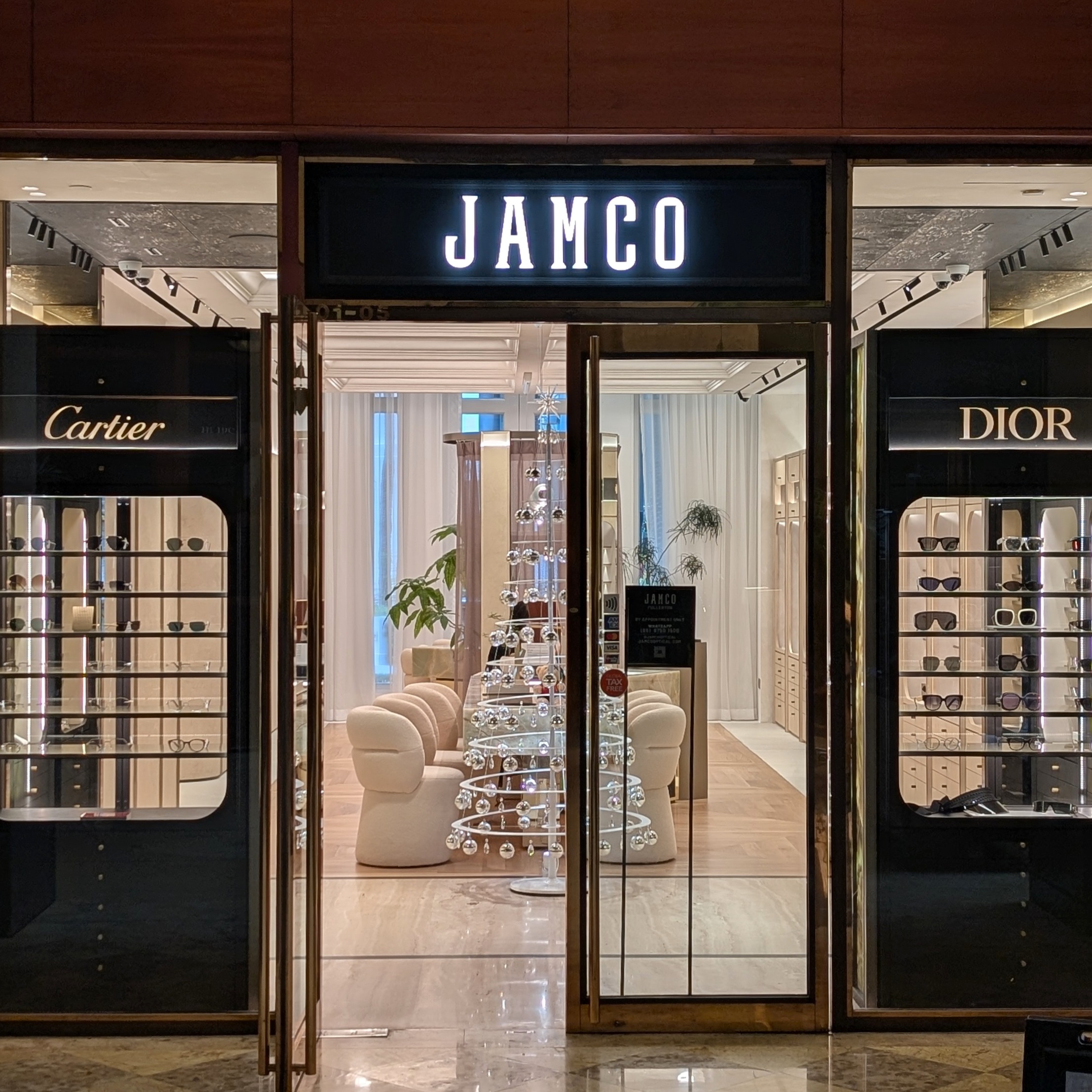 The Fullerton Hotel Singapore Retail