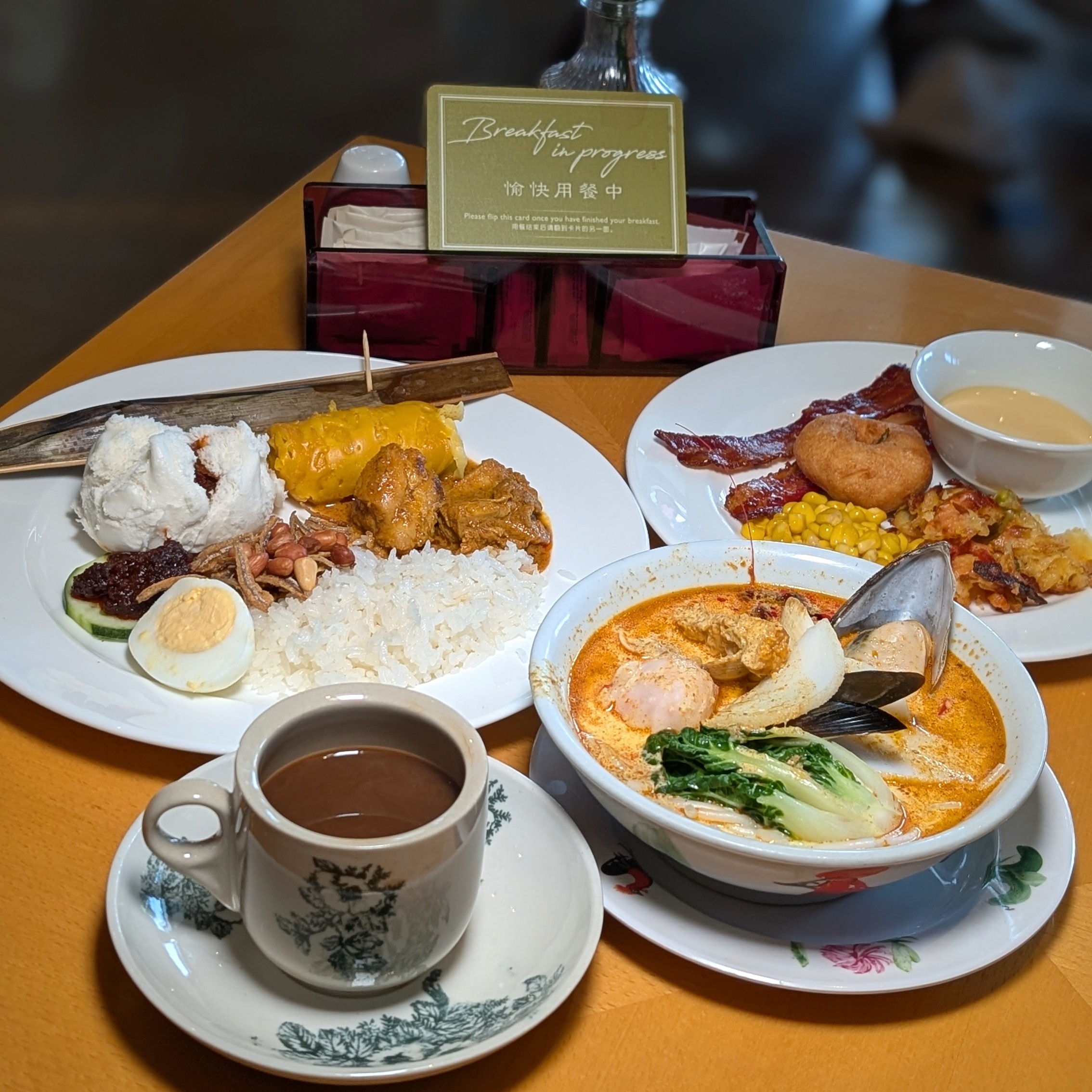 The Fullerton Hotel Singapore Town Restaurant Breakfast