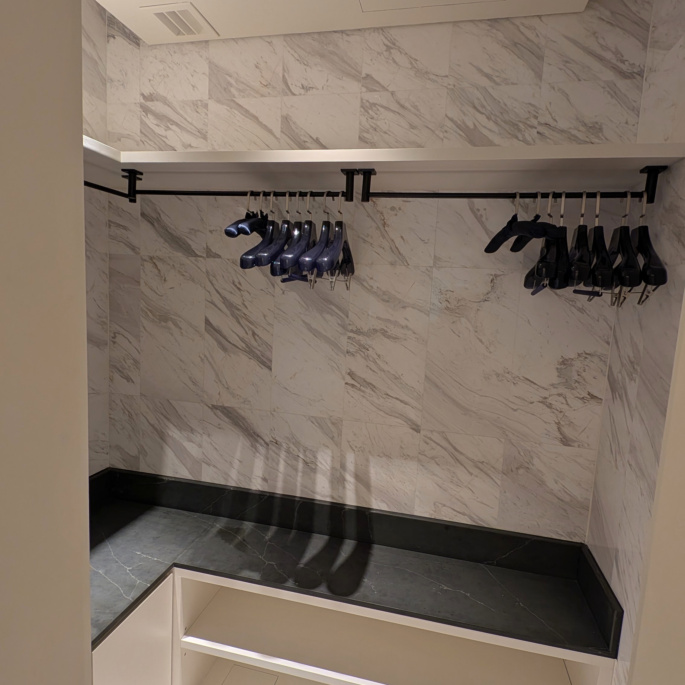 METT Singapore Park View Suite Bedroom Walk-In Closet