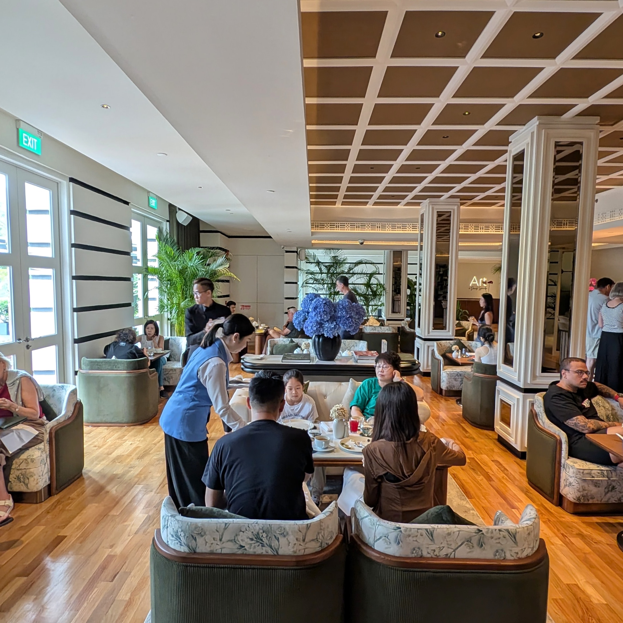 METT Singapore Canning Bar & Lounge Breakfast