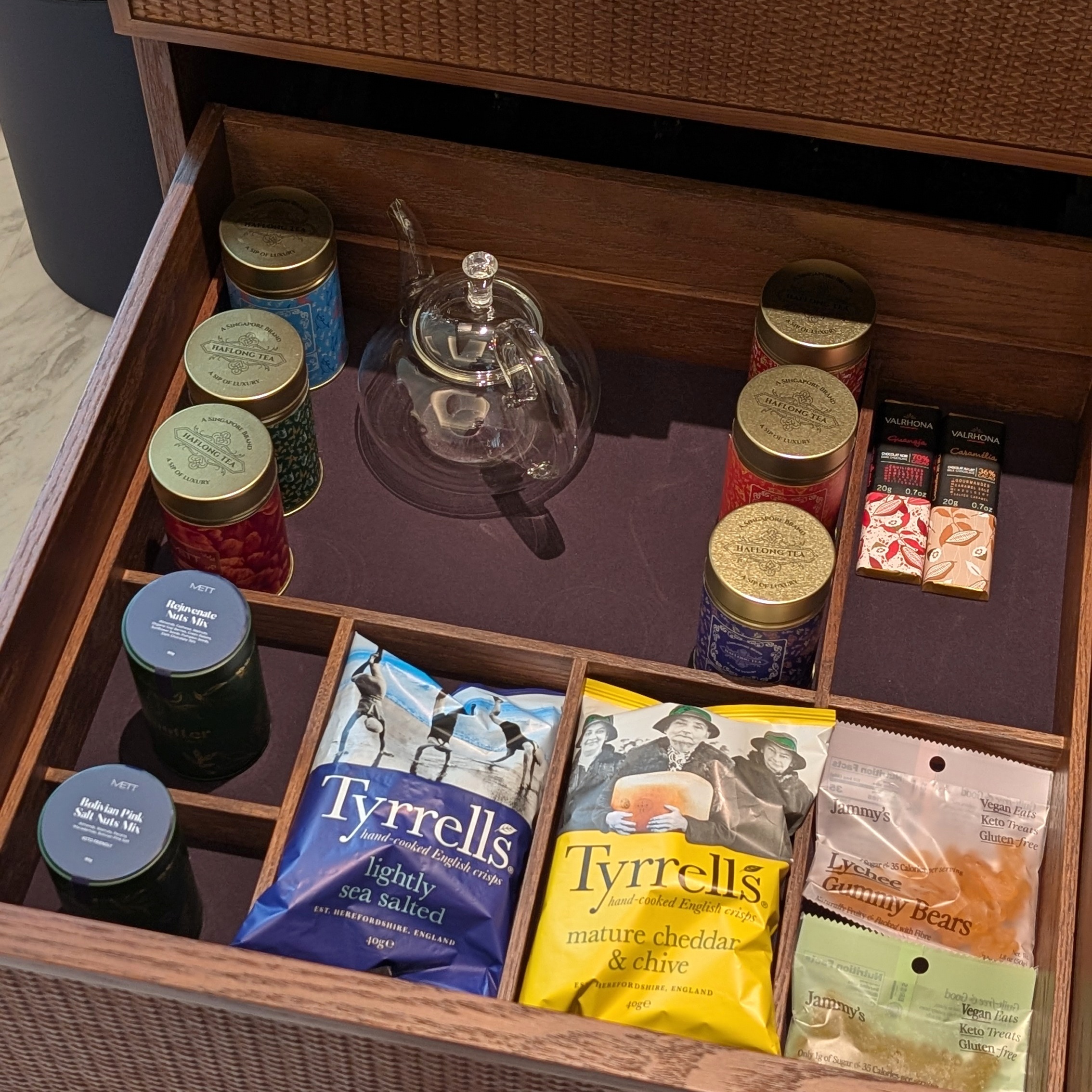 METT Singapore Park View Suite Living Room Minibar