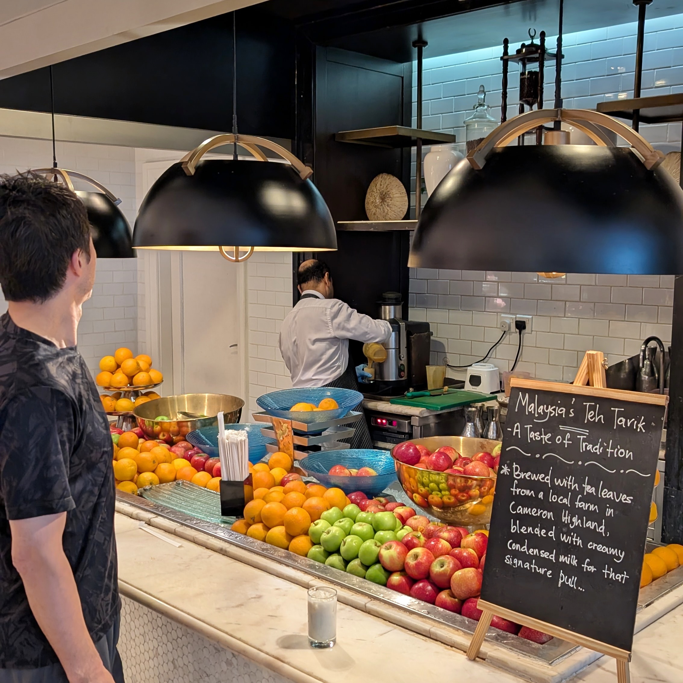 The Ritz-Carlton, Kuala Lumpur The Cobalt Room Fresh Juice Station