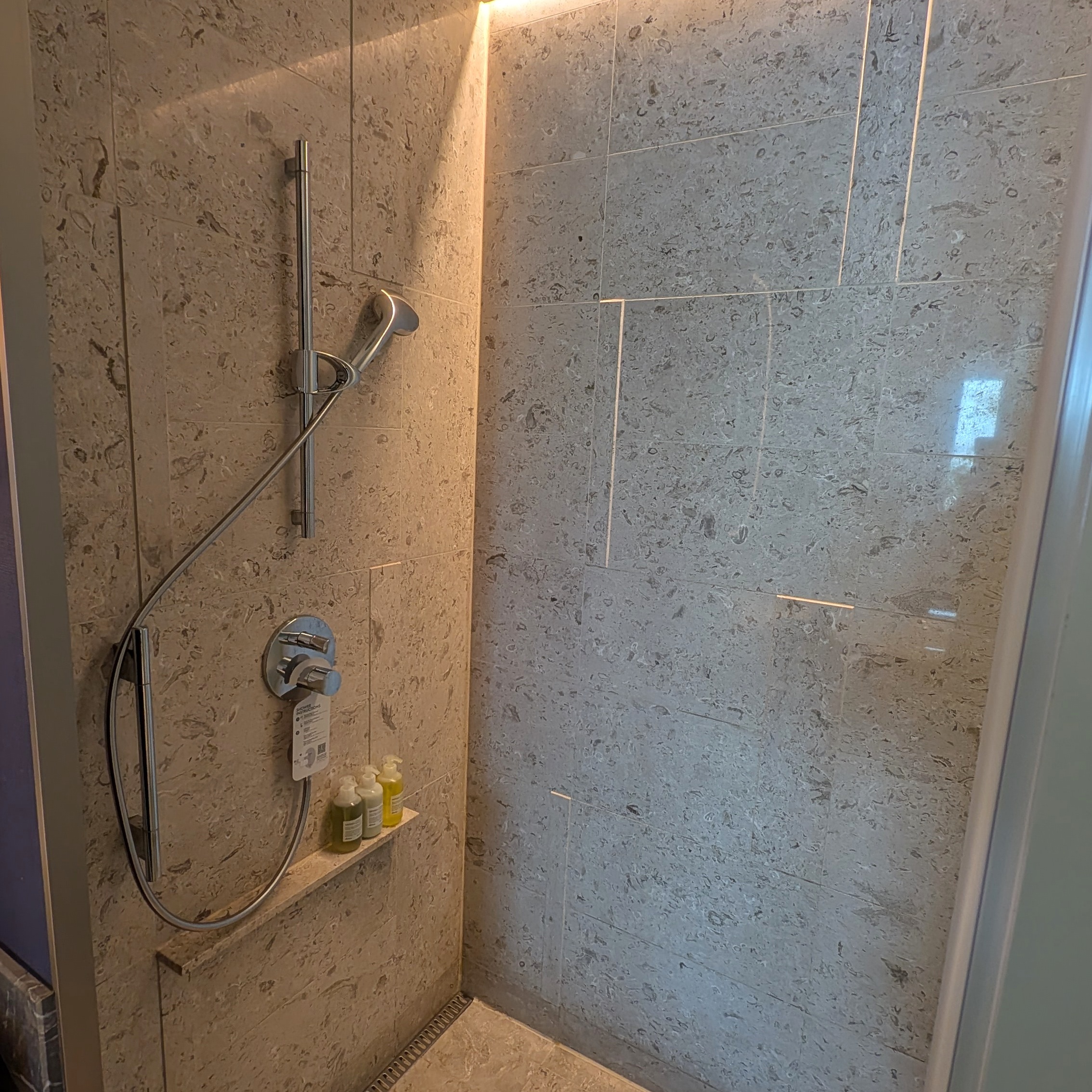 W Singapore - Sentosa Cove Premier Deluxe King Bathroom