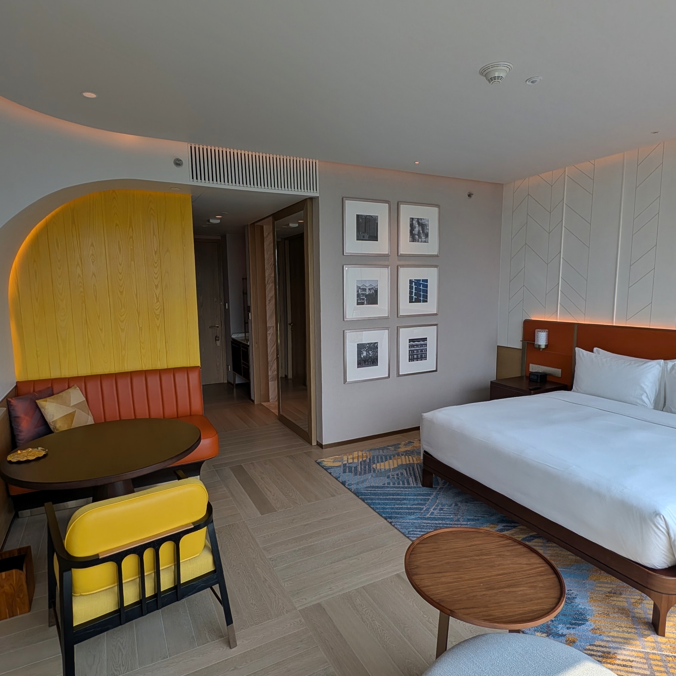 Andaz One Bangkok King Bed Park View