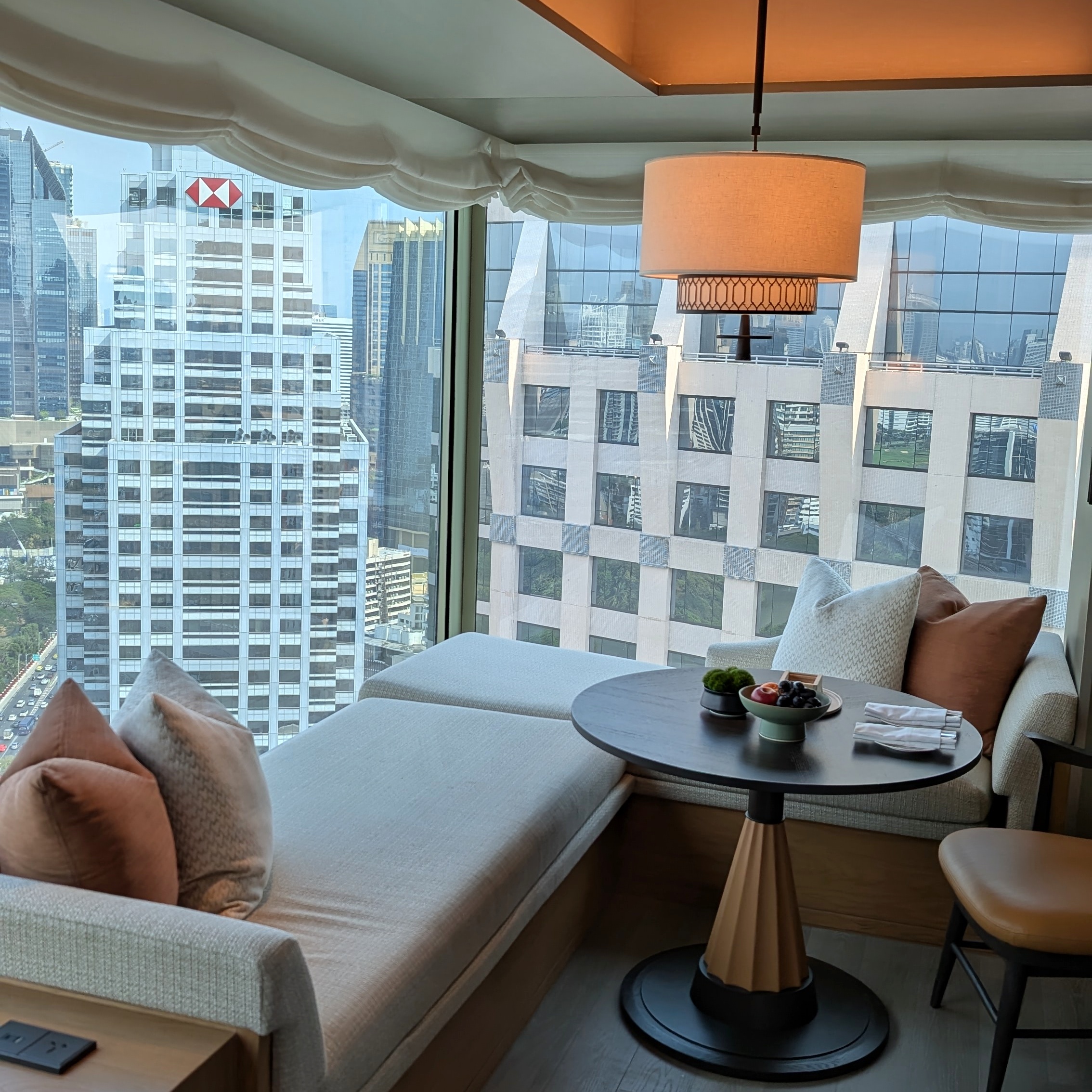 Dusit Thani Bangkok Club Corner