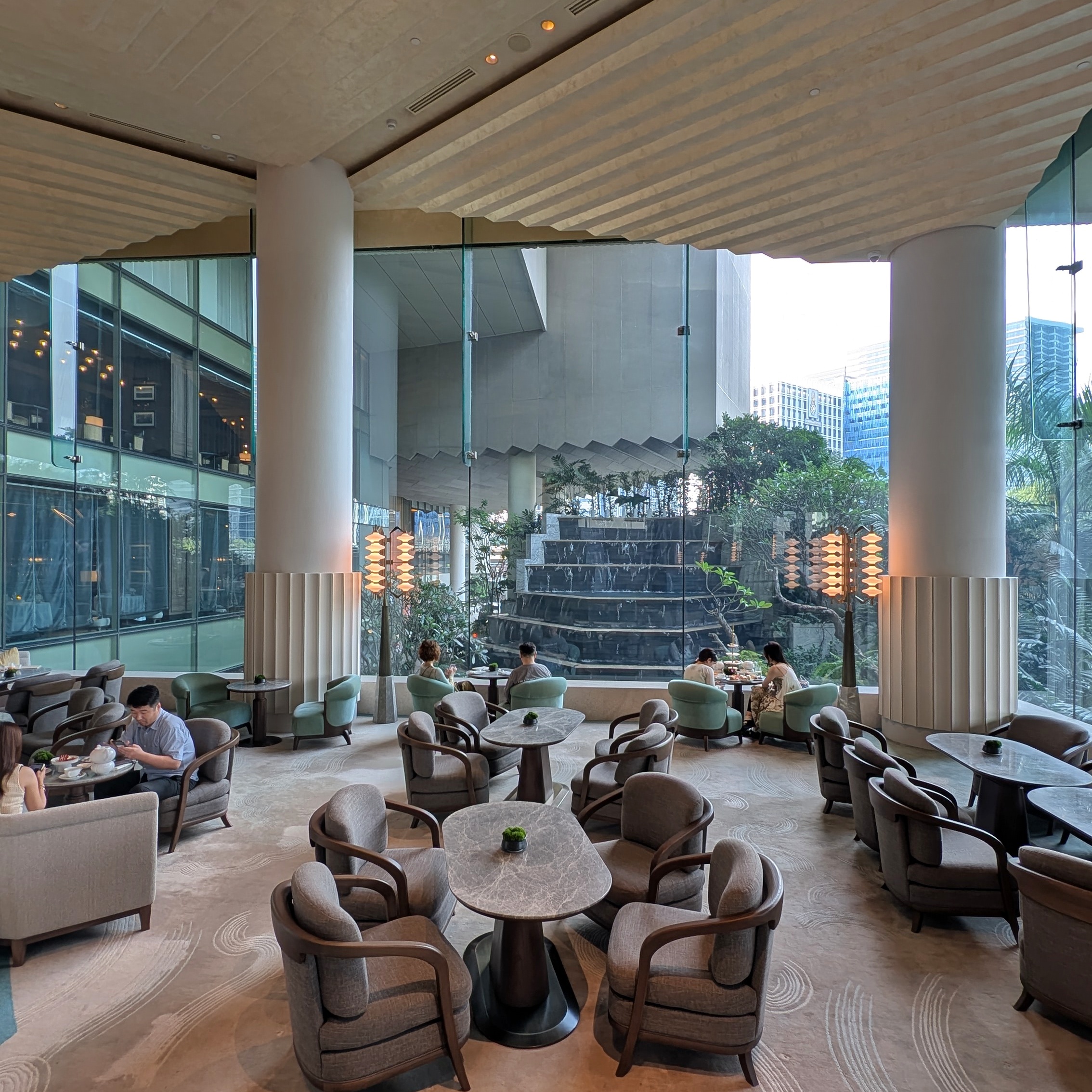 Dusit Thani Bangkok Grand Lobby Bar