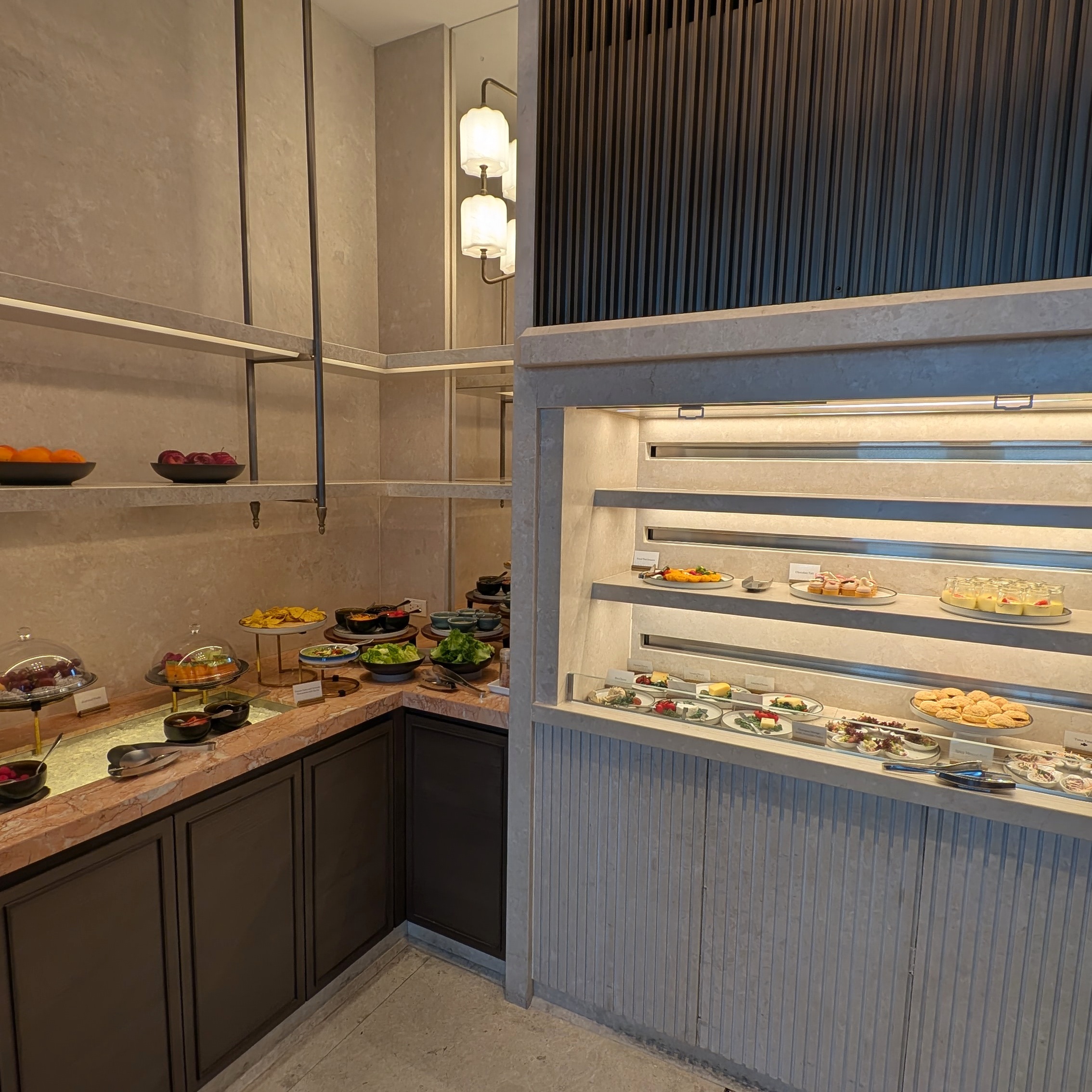 Dusit Thani Bangkok Club Lounge Evening Cocktails