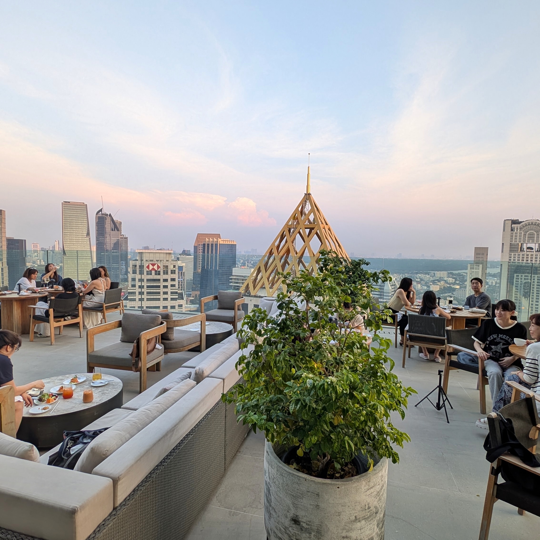 Dusit Thani Bangkok Club Lounge Evening Cocktails Outdoor Terrace