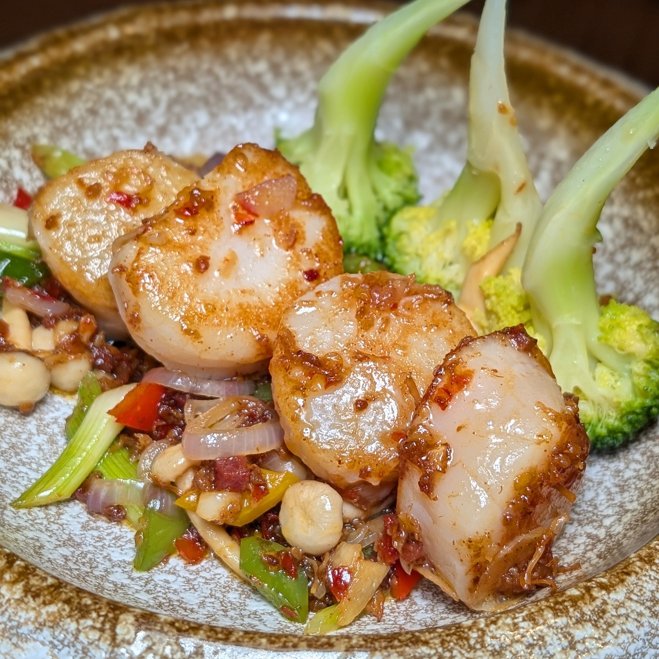 Dusit Thani Bangkok Pavilion Wok-Fried Hokkaido Scallops