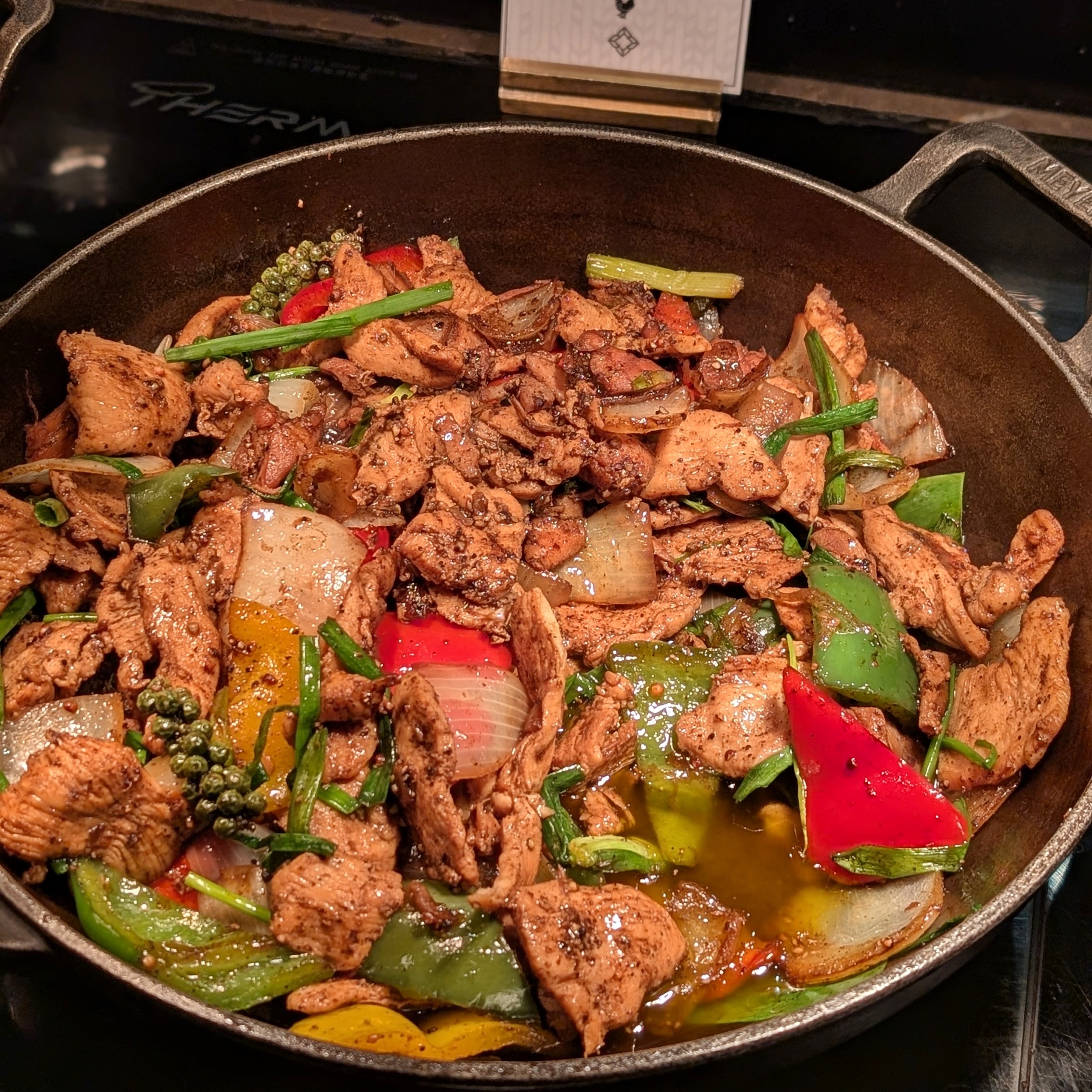 Dusit Thani Bangkok Pavilion Breakfast Stir-fried Chicken with Black Pepper Sauce