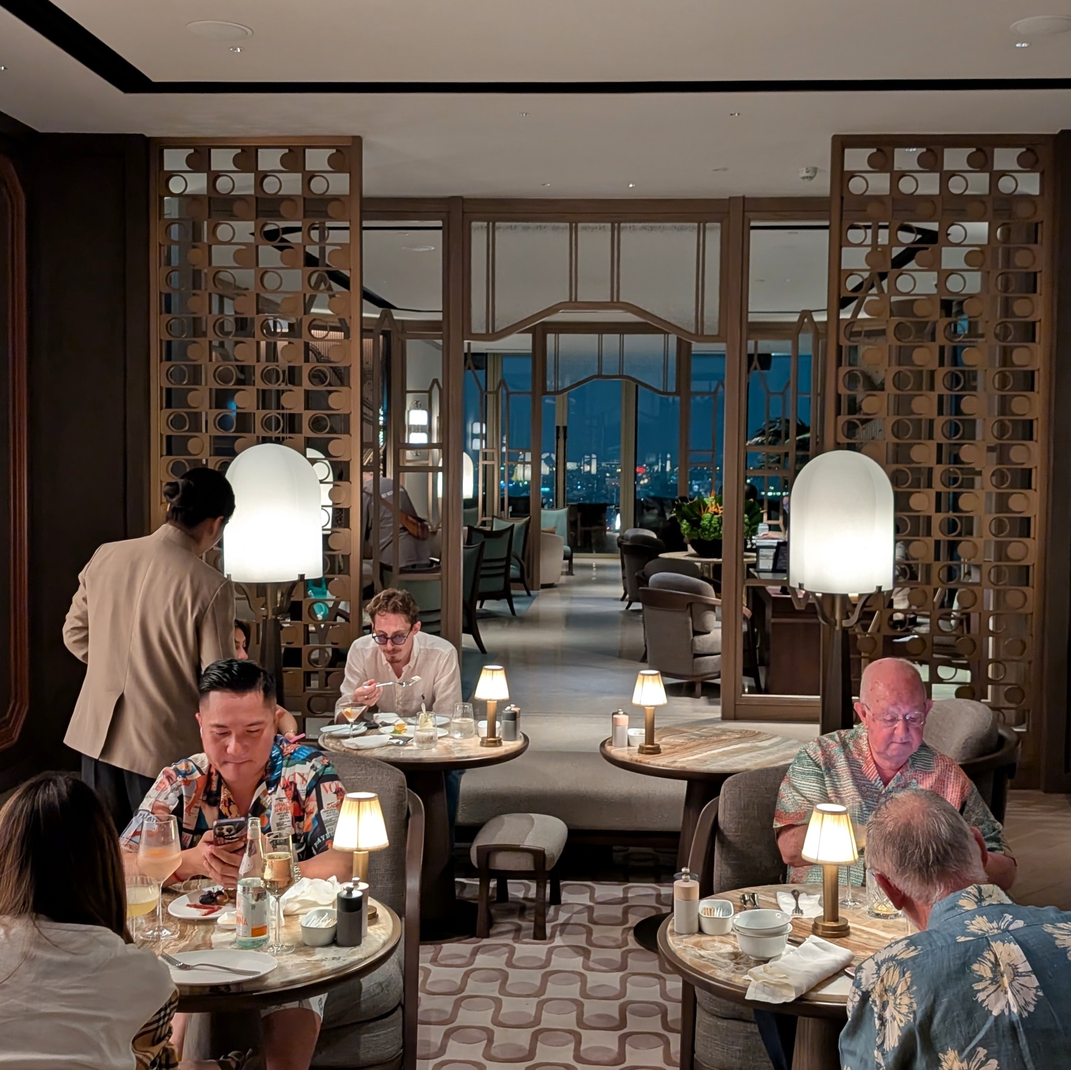 Dusit Thani Bangkok Club Lounge Evening Cocktails