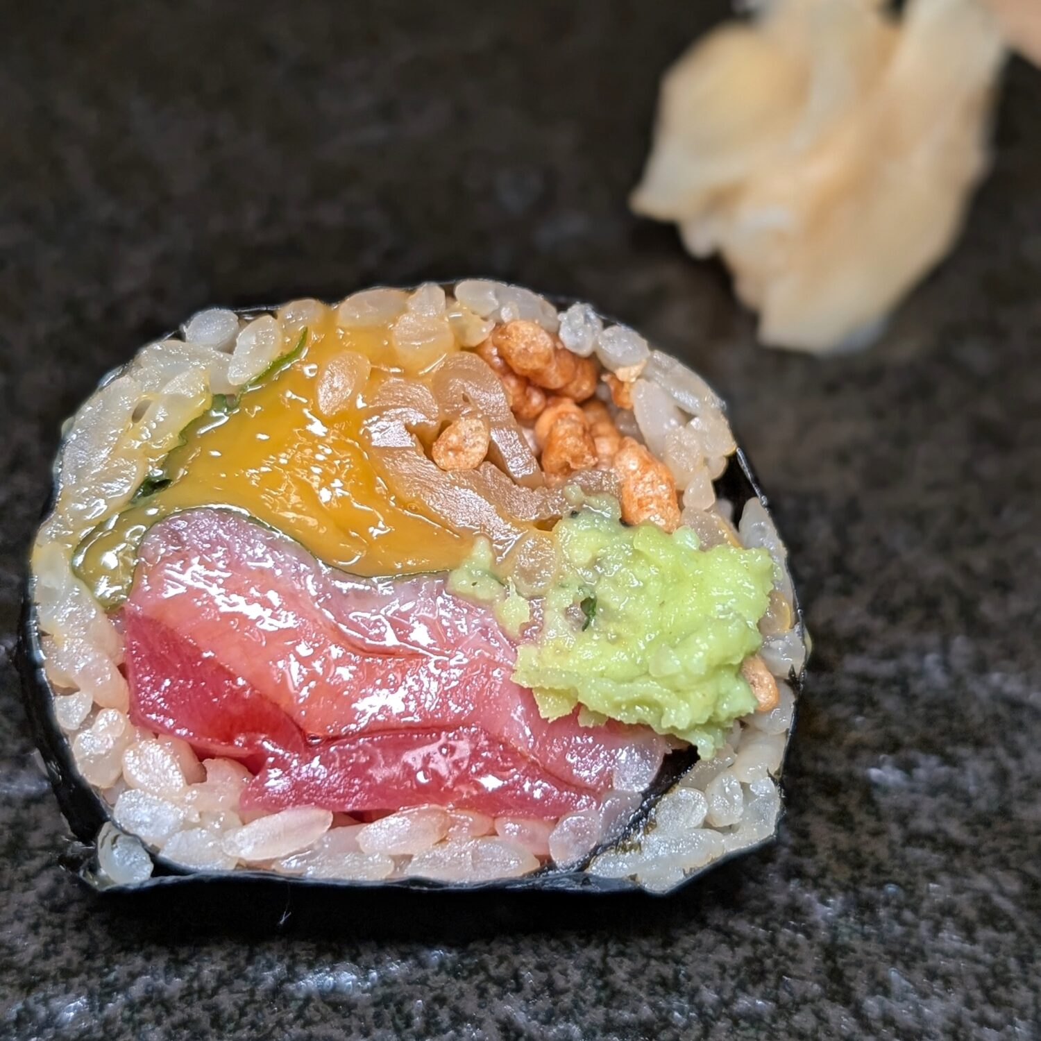 Sushi Muni Muni House Roll