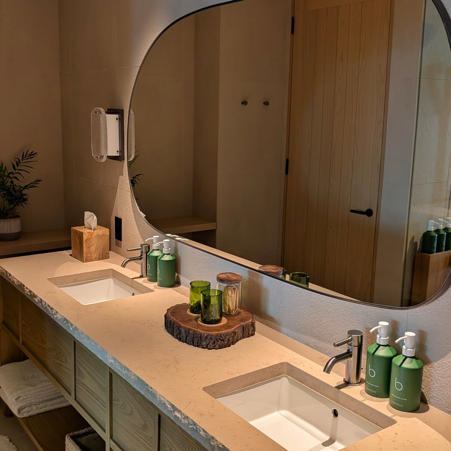 1 Hotel Tokyo Panoramic Tower Studio Suite Bathroom