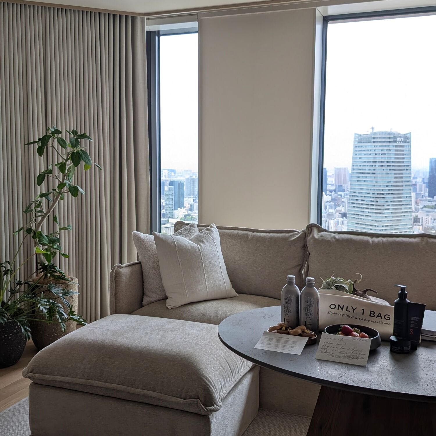 1 Hotel Tokyo Panoramic Tower Studio Suite