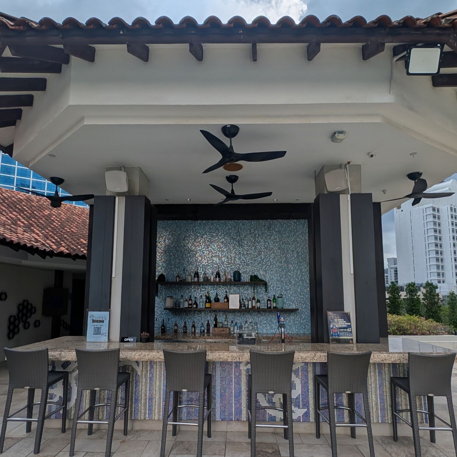 Orchard Rendezvous Hotel Singapore Pool Bar