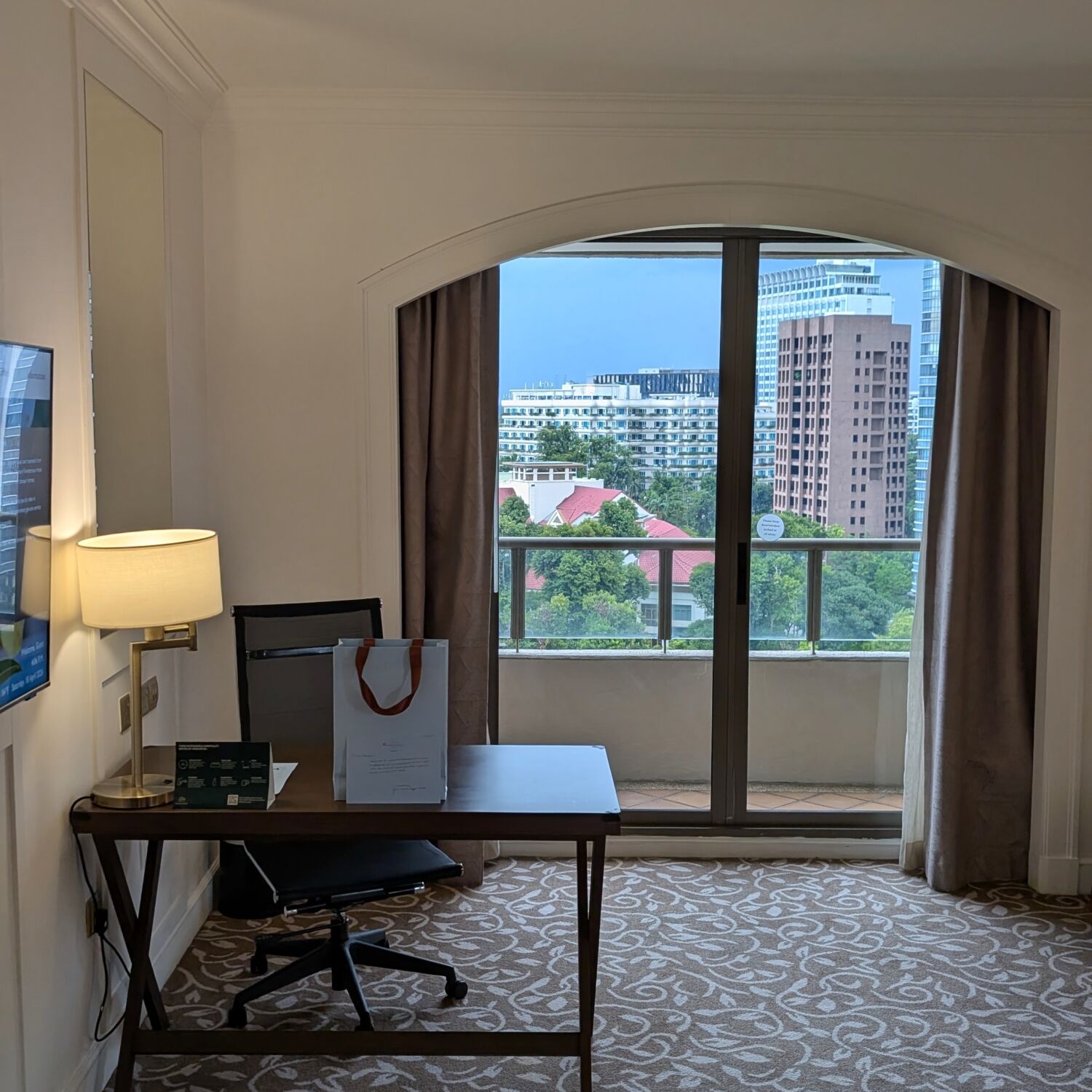 Orchard Rendezvous Hotel Singapore Suite Room