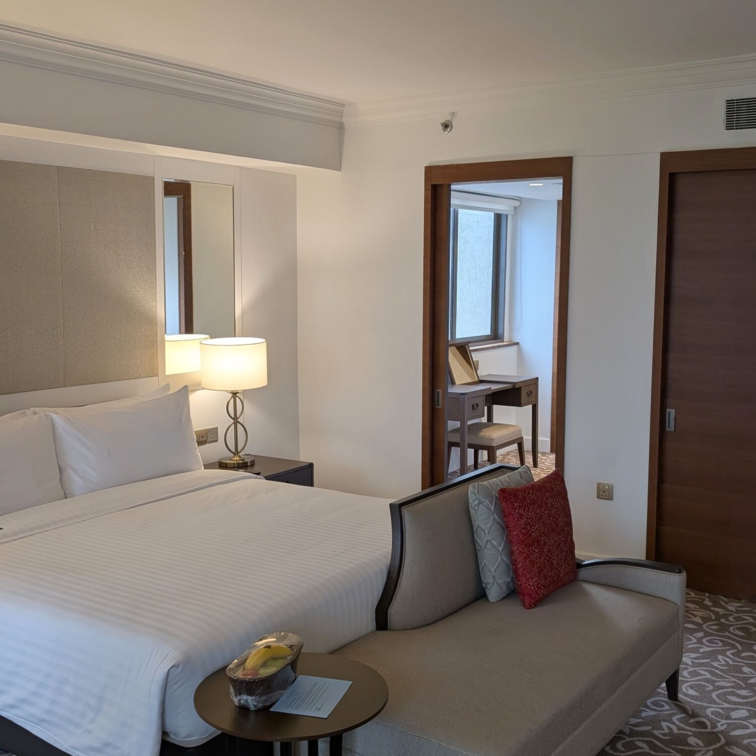 Orchard Rendezvous Hotel Singapore Suite Room