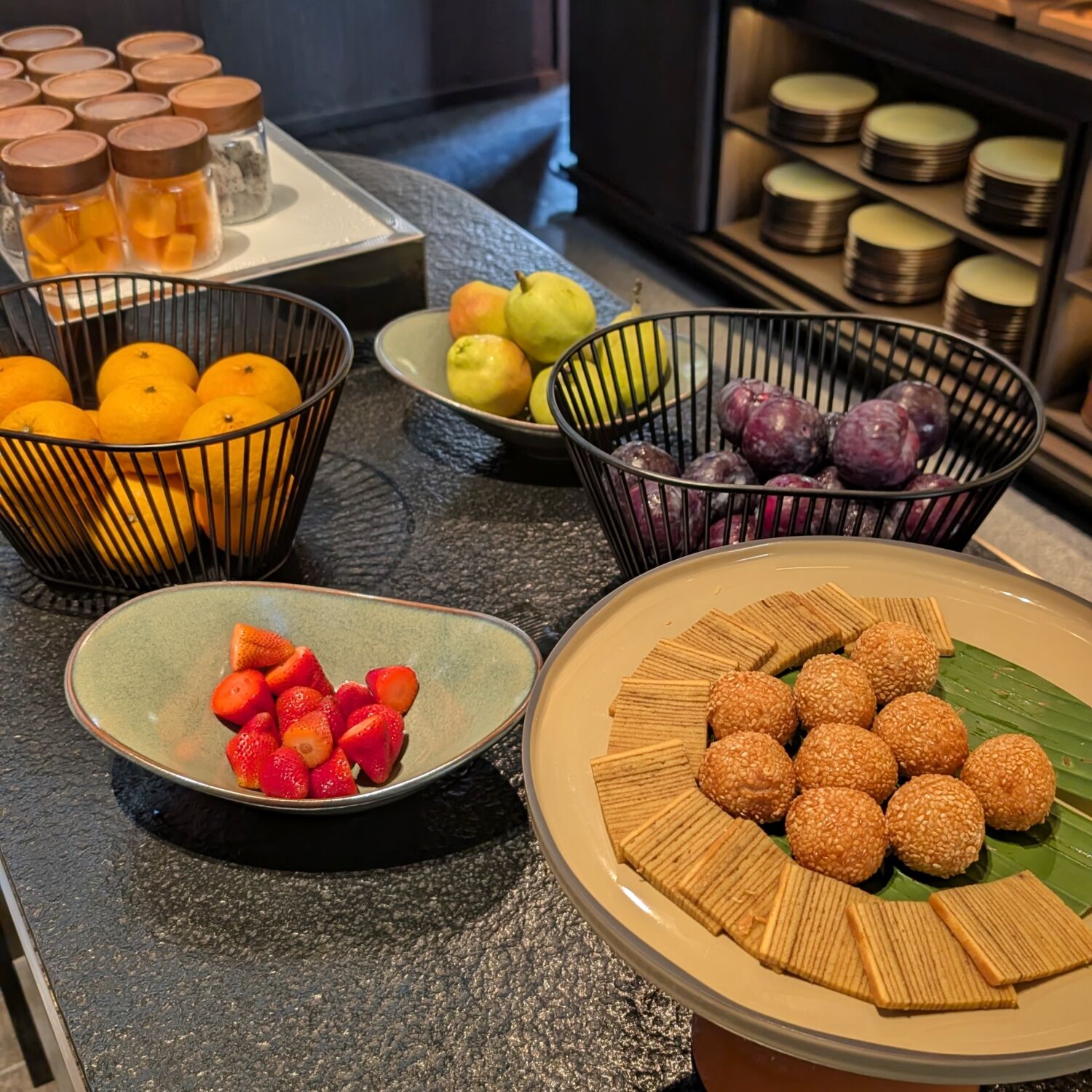 Varel Singapore Hathaway Autograph Breakfast Fruits and Assorted Kueh