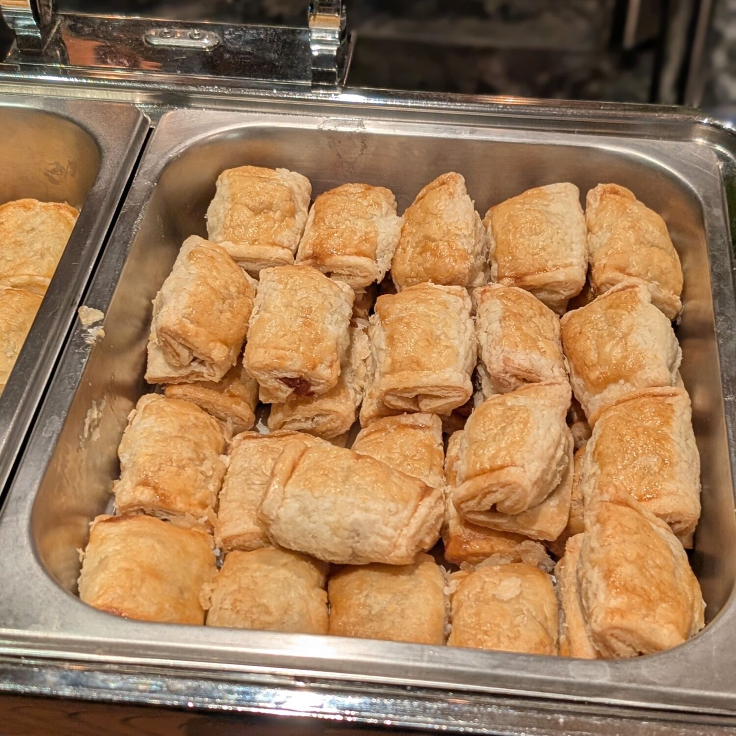 Orchard Rendezvous Hotel Singapore Brewerkz Breakfast BBQ Chicken Puff