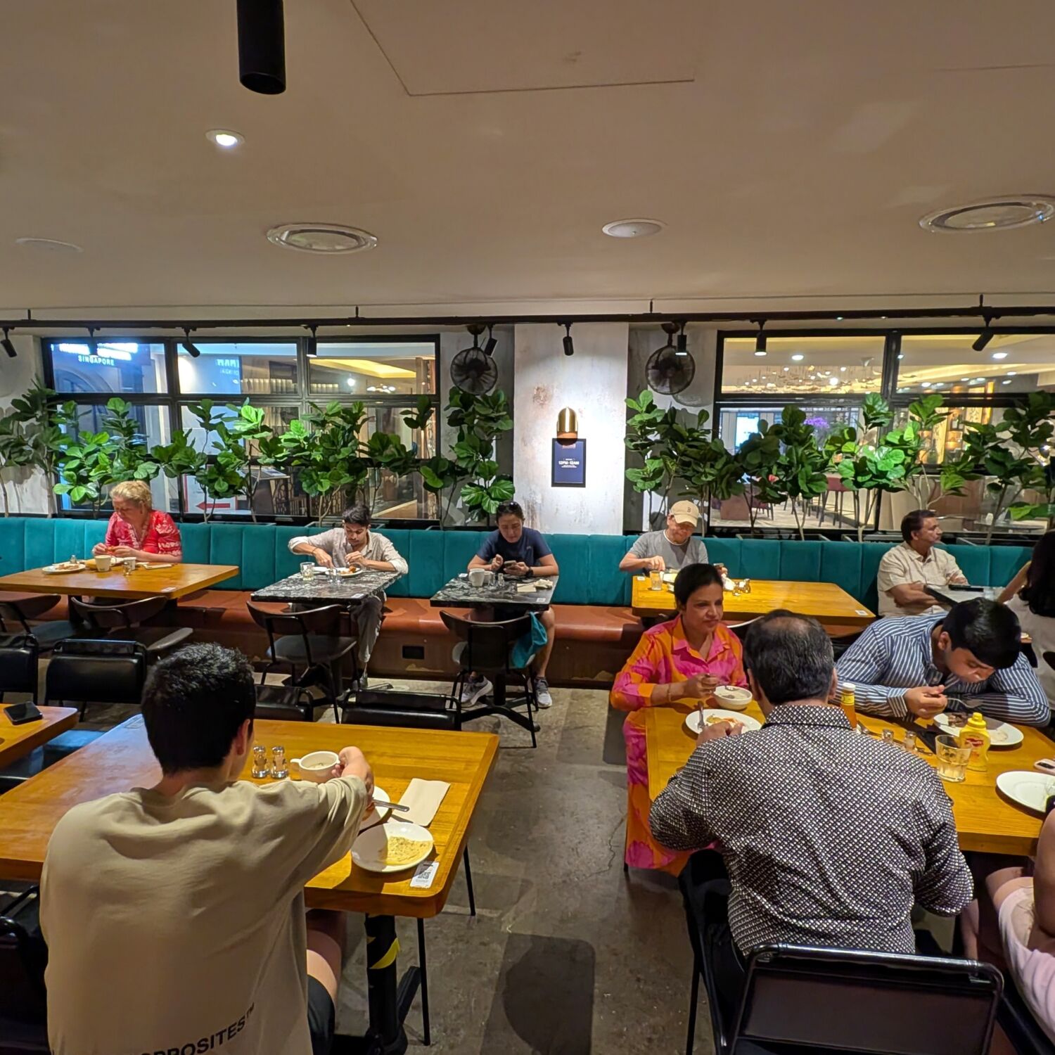 Orchard Rendezvous Hotel Singapore Brewerkz