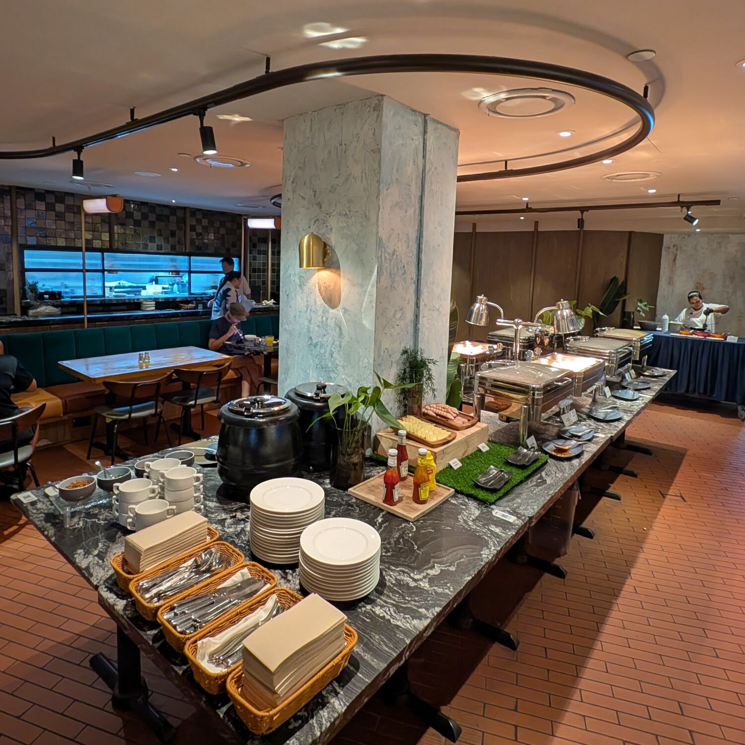 Orchard Rendezvous Hotel Singapore Brewerkz Breakfast