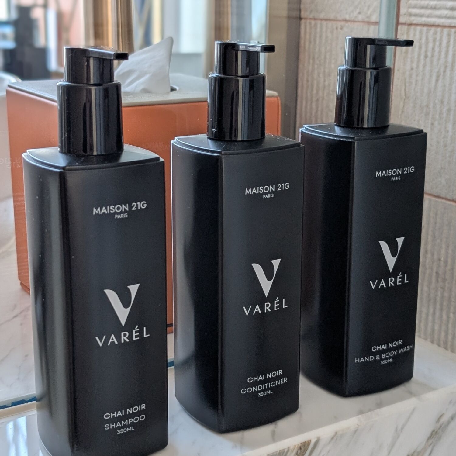 Varel Singapore Deluxe King Larger Guest Room Bathroom Shower Amenities