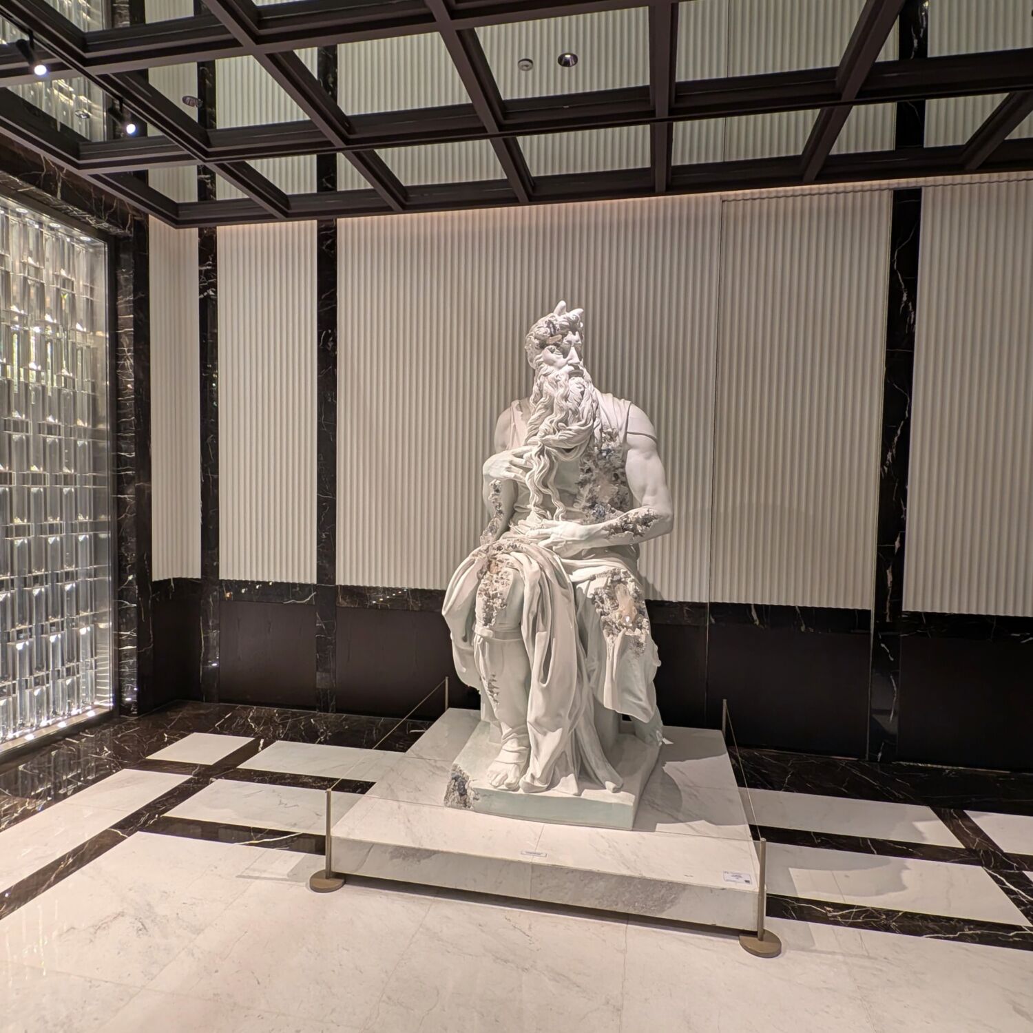 Josun Palace A Luxury Collection Hotel Seoul Gangnam Sculpture Art Display